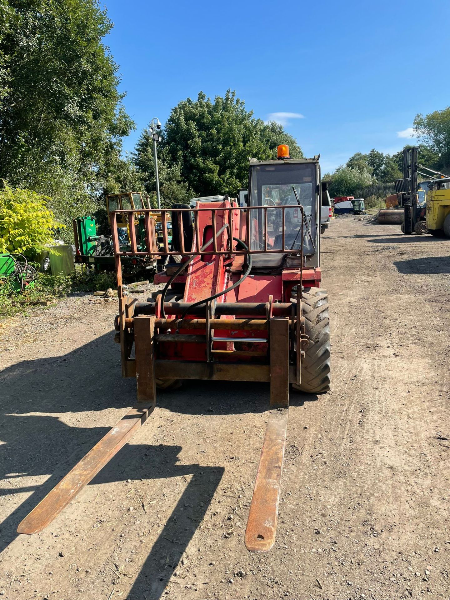 MANITOU BT420 BUGGY SCOPPIC TELEHANDLER, HYDRAULIC FROK POSITIONING, 4 METER REACH - Image 4 of 4