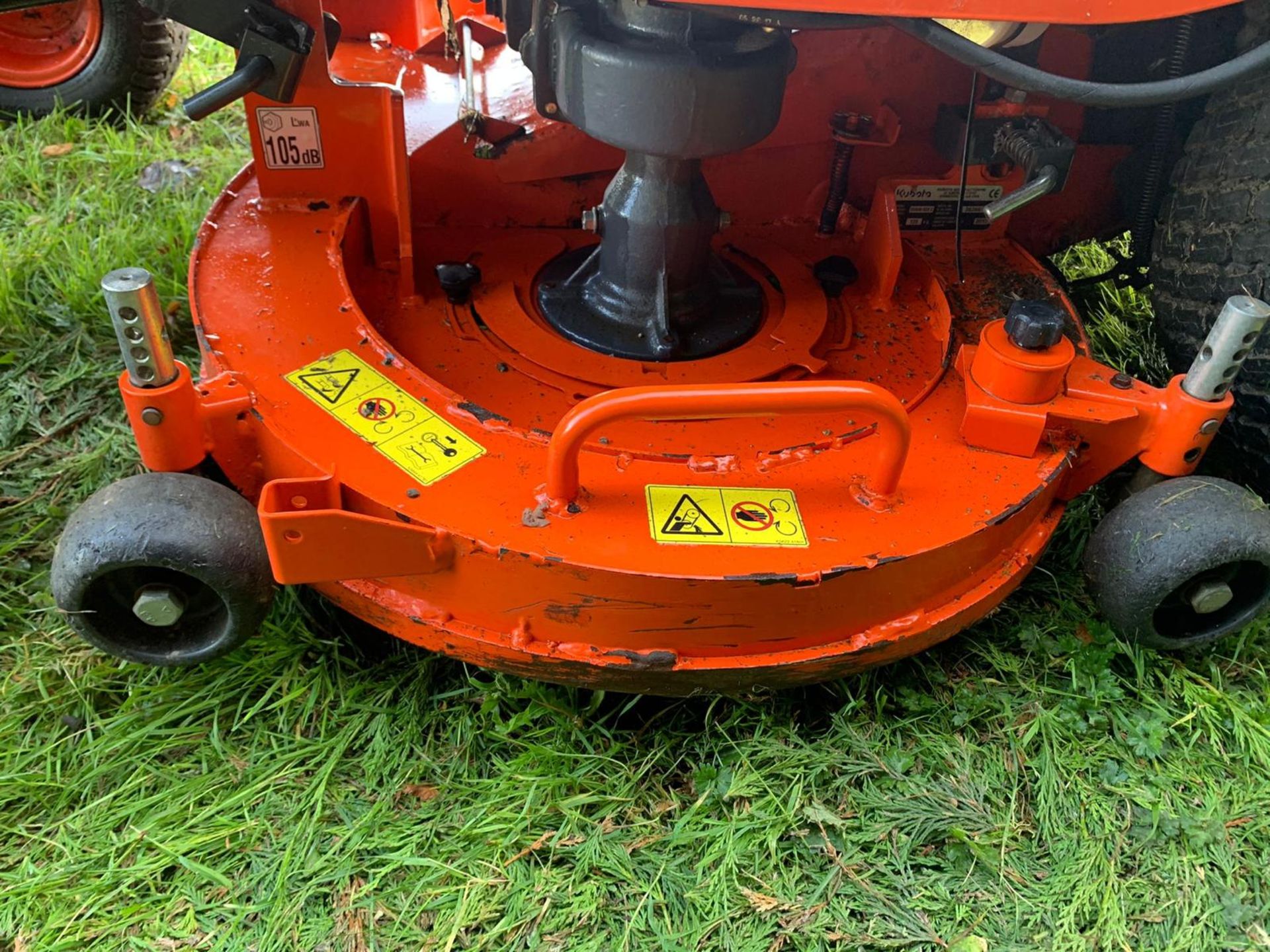 2017 KUBOTA G23-II RIDE ON MOWER, RUNS DRIVES AND CUTS, SHOWING A LOW 605 HOURS *PLUS VAT* - Image 17 of 18