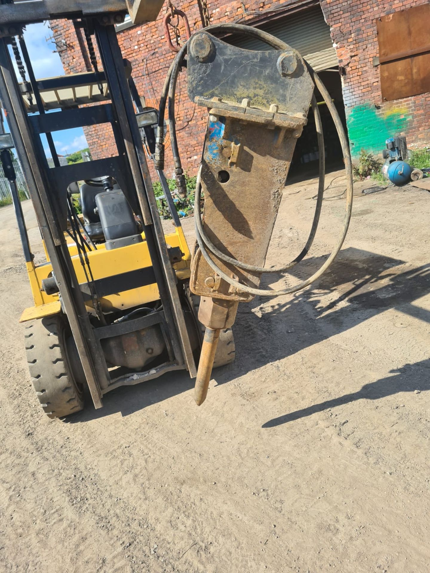 HYDRAULIC BREAKER 60mm PIN, IN WORKING ORDER *NO VAT* - Image 4 of 5