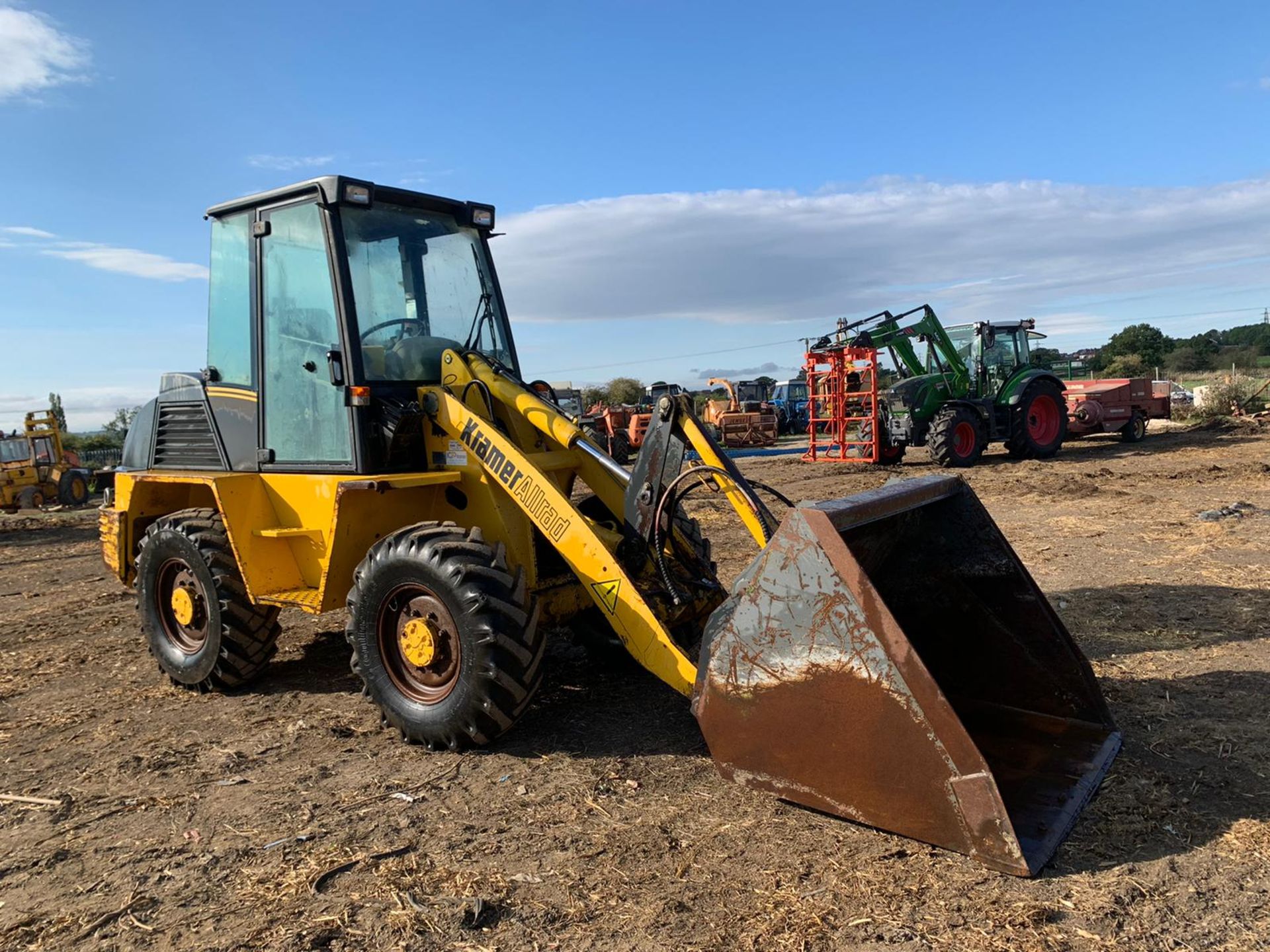 KRAMER ALLRAD 4WS LOADING SHOVEL, RUNS DRIVES AND LIFTS, HYDRAULIC QUCIK HITCH *PLUS VAT* - Image 2 of 16