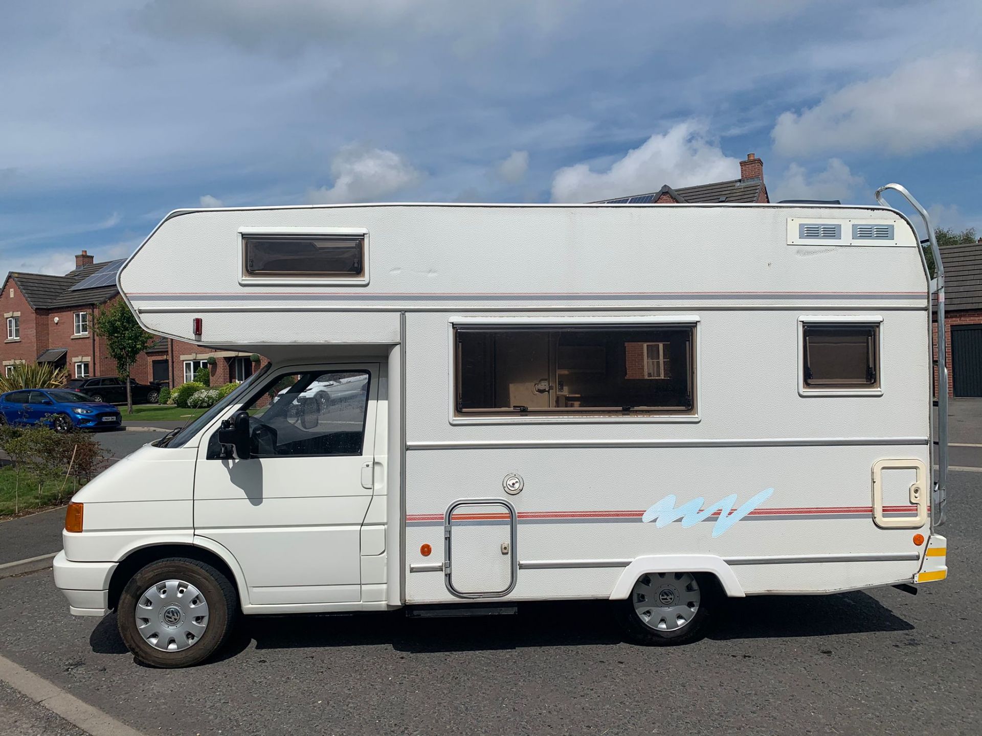 1994 VOLKSWAGEN TRANSPORTER COACHBUILT 4 BERTH MOTORHOME / CARAVAN, LHD, SHOWING 145,000km *NO VAT* - Image 5 of 22