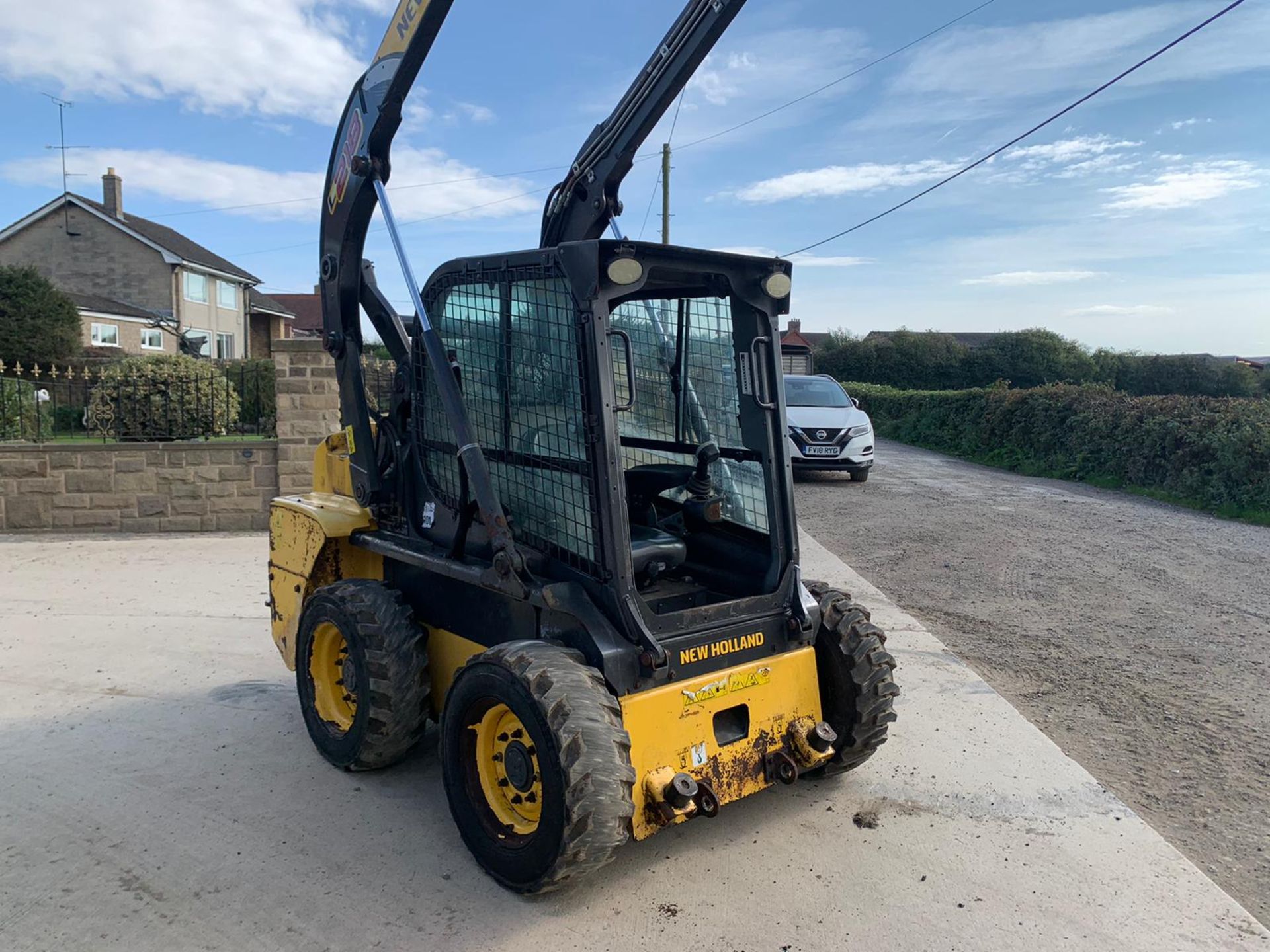 2015 NEW HOLLAND L218 SUPER BOOM SKIDSTEER, RUNS DRIVES AND LIFTS, C/W 72" BUCKET *PLUS VAT* - Image 9 of 19