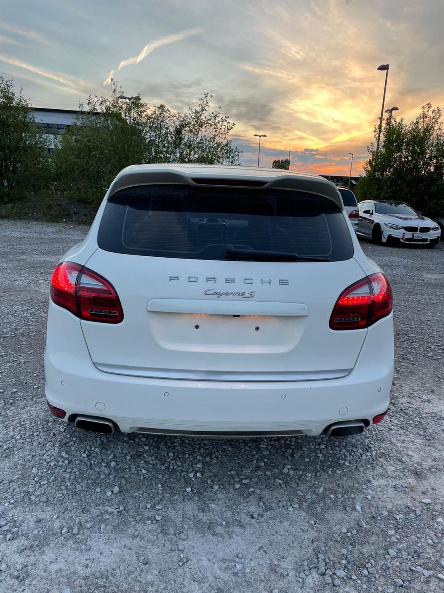 2012 PORSCHE CAYENNE S WHITE 4.8 V8, 58,000km, GOOD CONDITION, STARTS AND DRIVES W/ NO FAULT - Image 3 of 8