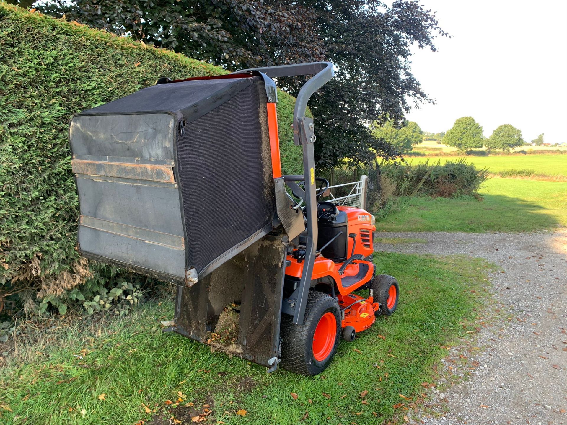 2017 KUBOTA G23-II RIDE ON MOWER, RUNS DRIVES AND CUTS, SHOWING A LOW 605 HOURS *PLUS VAT* - Image 6 of 18