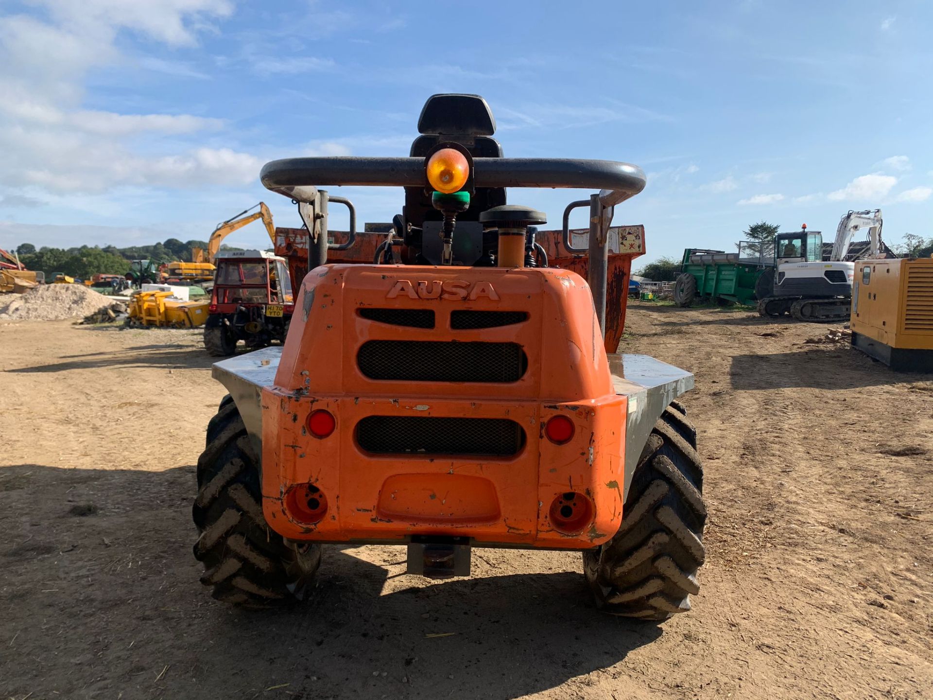 2016 AUSA D 600 AP 6 TON DUMPER, RUNS DRIVES AND TIPS, SHOWING A LOW AND GENUINE 1276 HOURS - Image 3 of 12