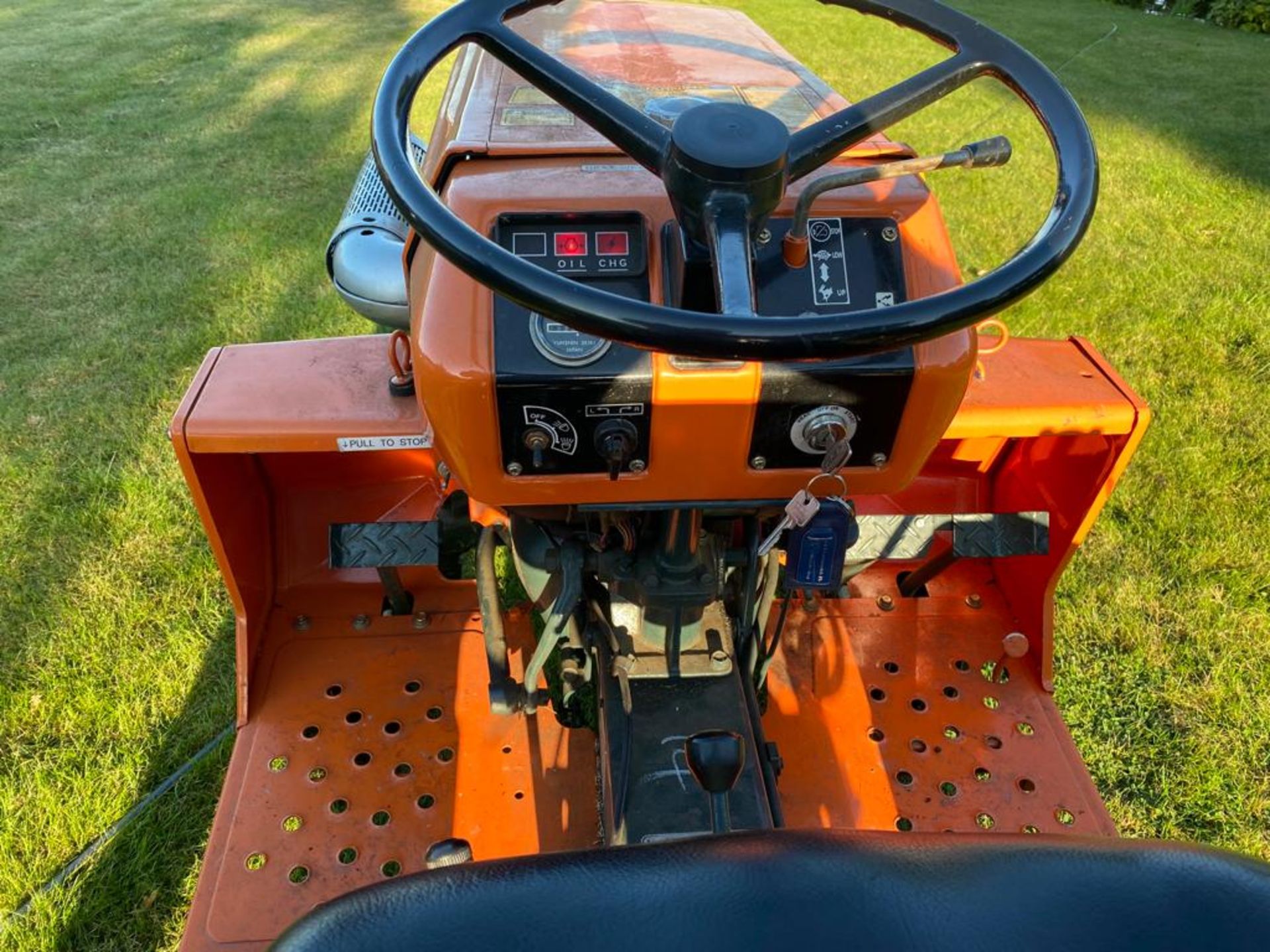 KUBOTA B1400 COMPACT TRACTOR, 2 WHEEL DRIVE, AGRI TYRES COMPLETE WITH FLEMING TOP 3 TOPPER 3'*NO VAT - Image 8 of 8