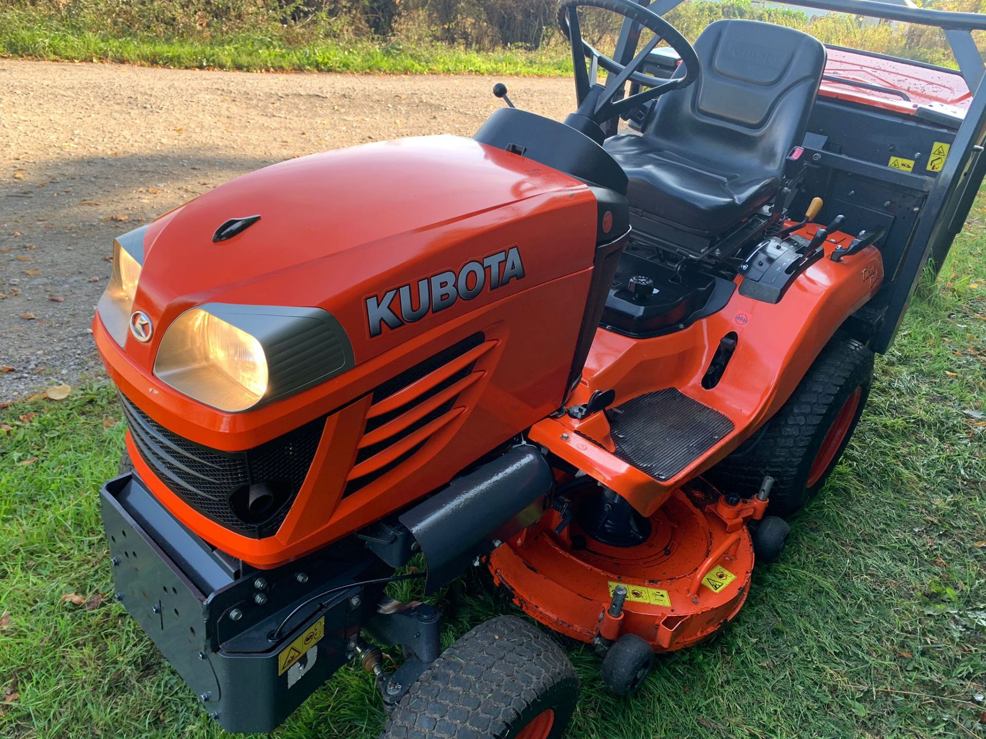 2017 KUBOTA G23-II RIDE ON MOWER, RUNS DRIVES AND CUTS, SHOWING A LOW 605 HOURS *PLUS VAT* - Image 4 of 18