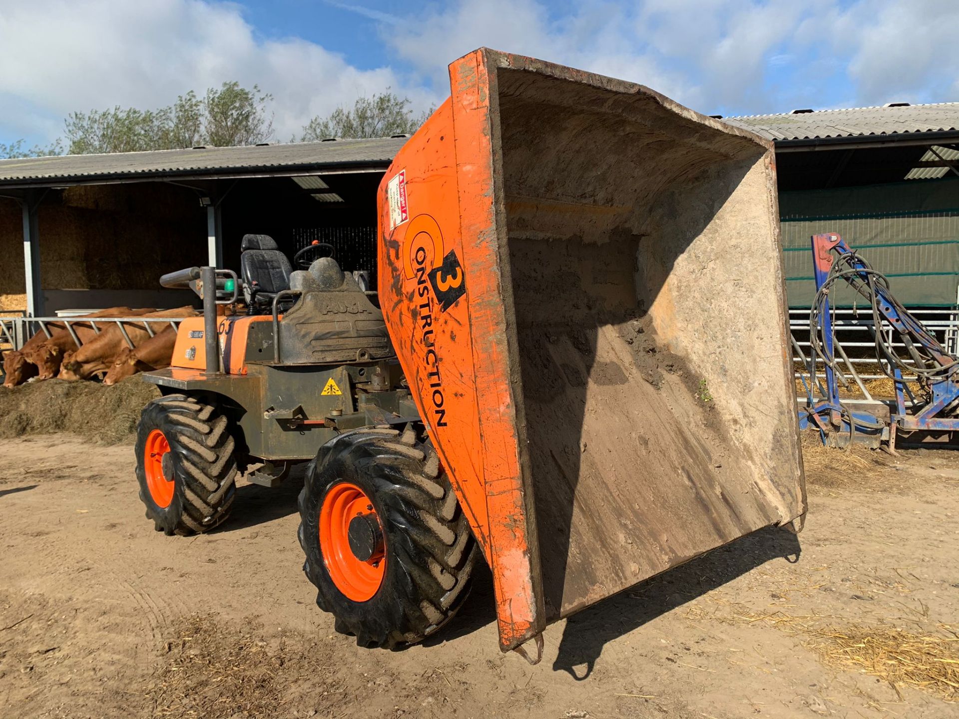 2016 AUSA D 600 AP 6 TON DUMPER, RUNS DRIVES AND TIPS, SHOWING A LOW AND GENUINE 1276 HOURS - Image 7 of 12