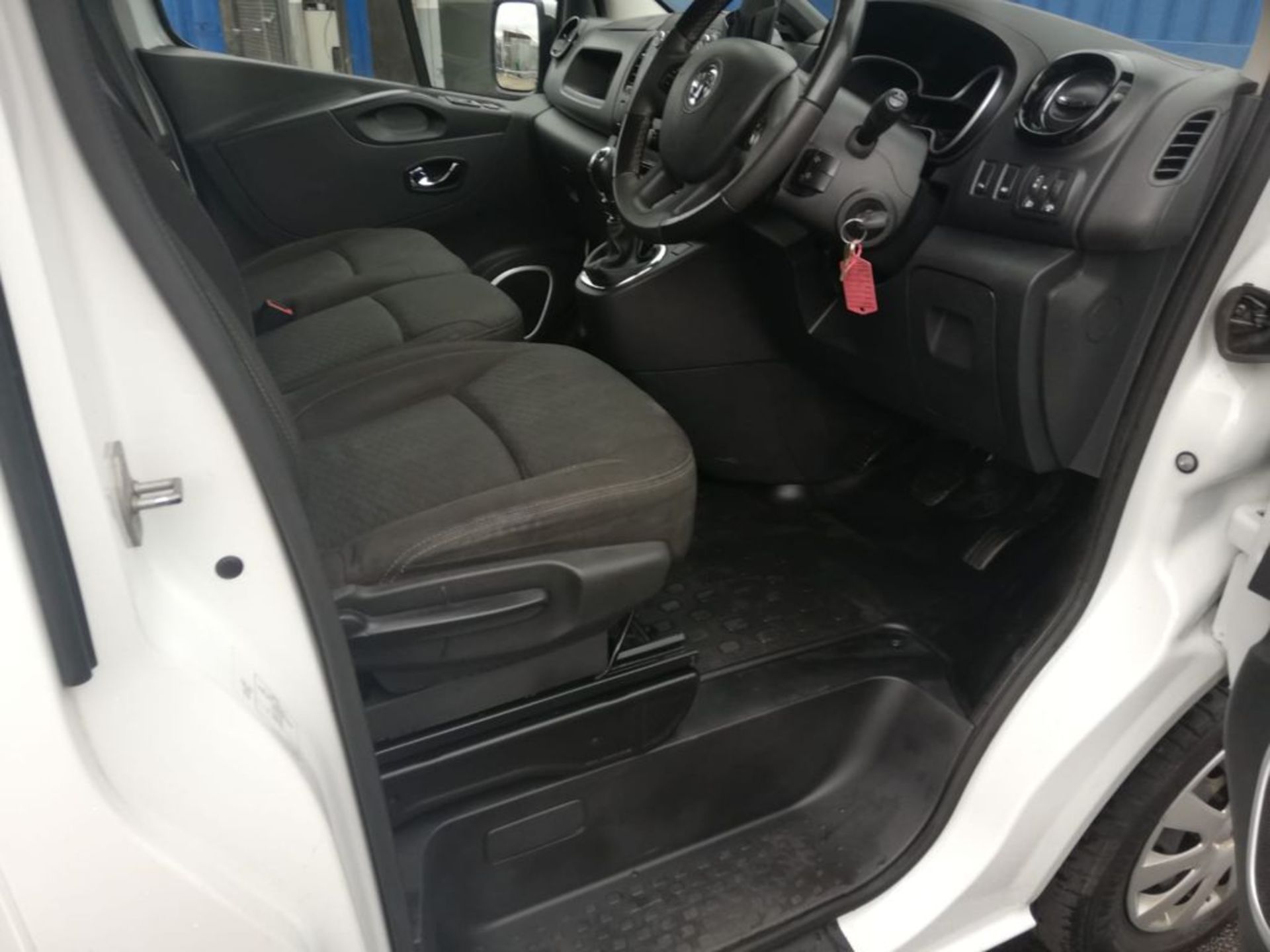 2016 VAUXHALL VIVARO 2900 SPORTIVE CDTI WHITE PANEL VAN, 1.6 DIESEL, 92K MILES *PLUS VAT* - Image 11 of 12