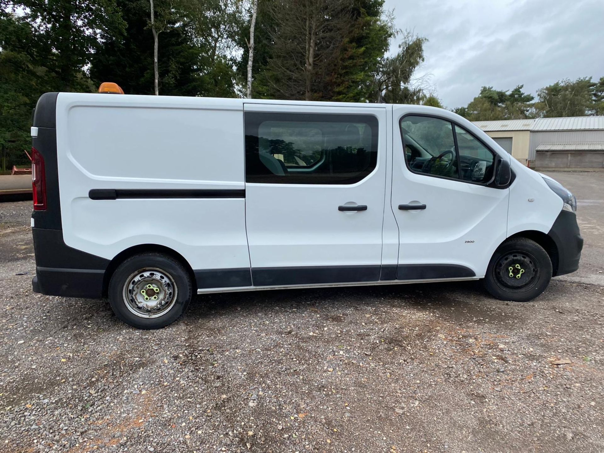 2016/66 VAUXHALL VIVARO 2900 CDTI WHITE FACTORY CREW VAN, 88K MILES, 1.6 DIESEL *PLUS VAT* - Image 6 of 12