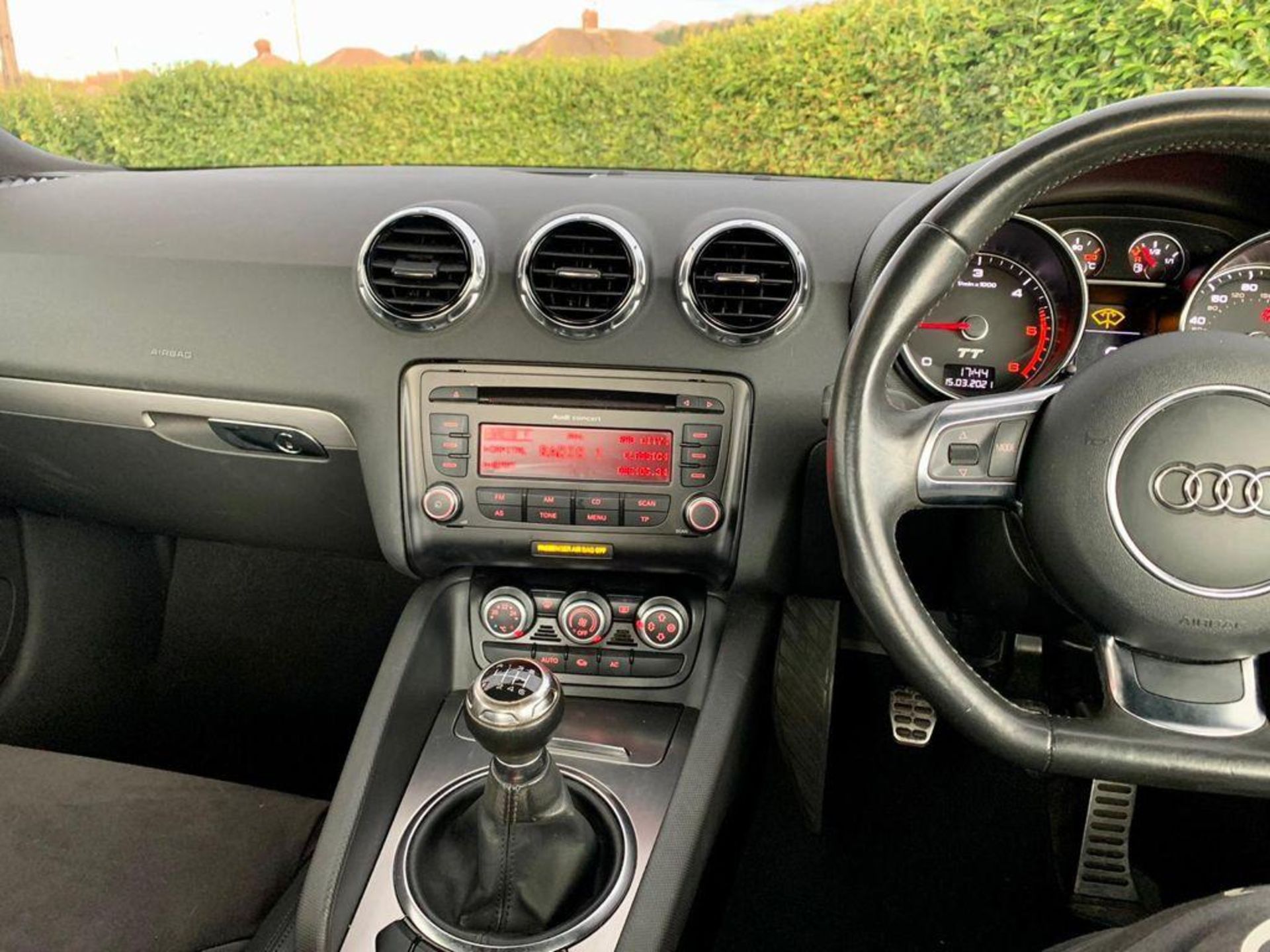 2010/60 AUDI TT SPORT TDI QUATTRO WHITE COUPE, 2.0 DIESEL ENGINE, 81,376 MILES *NO VAT* - Image 18 of 24