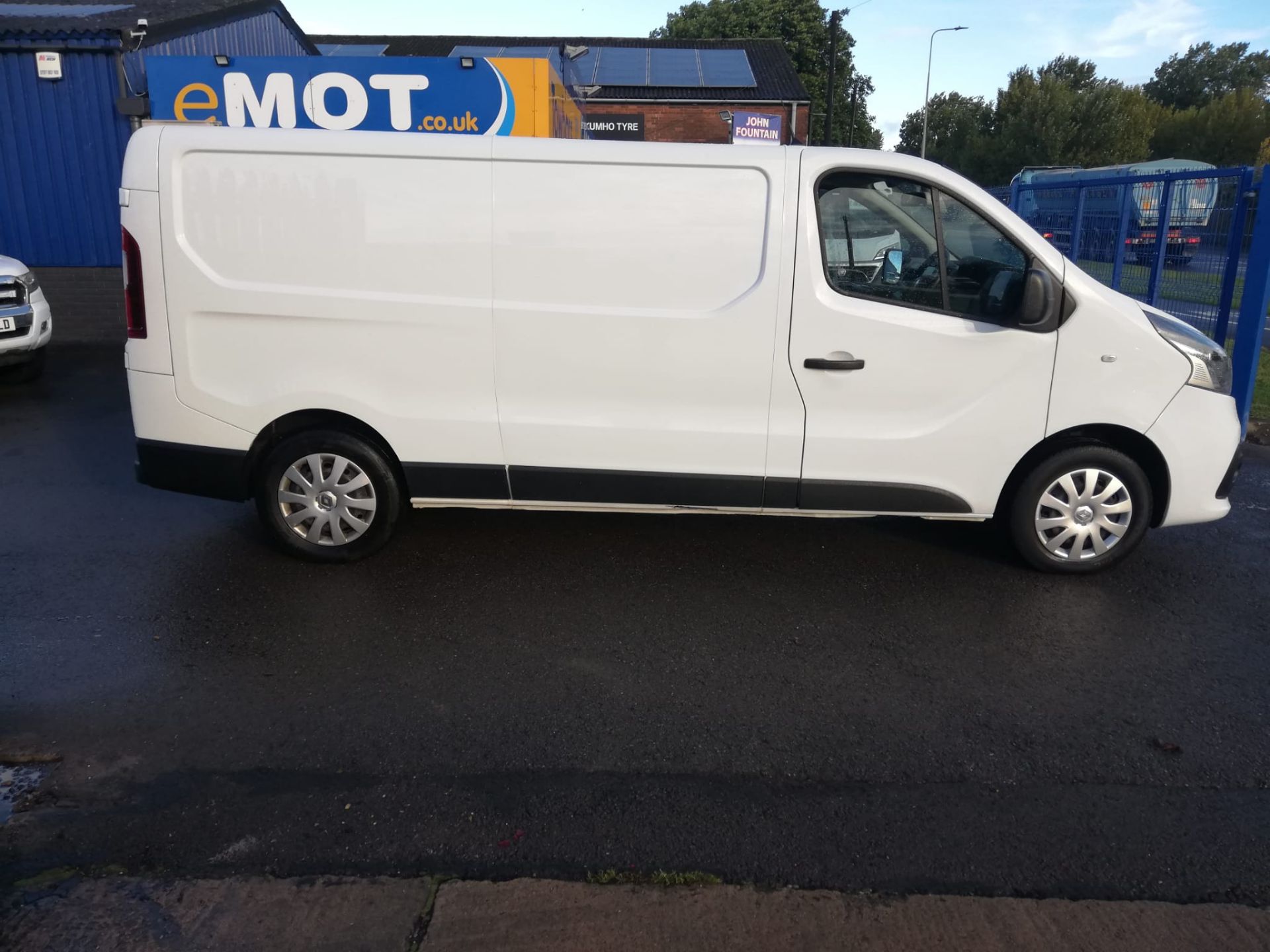 2017 RENAULT TRAFIC LL29 B-NESS+ ENERGY DCI WHITE PANEL VAN, 1.6 DIESEL, 113K MILES *PLUS VAT* - Image 8 of 10