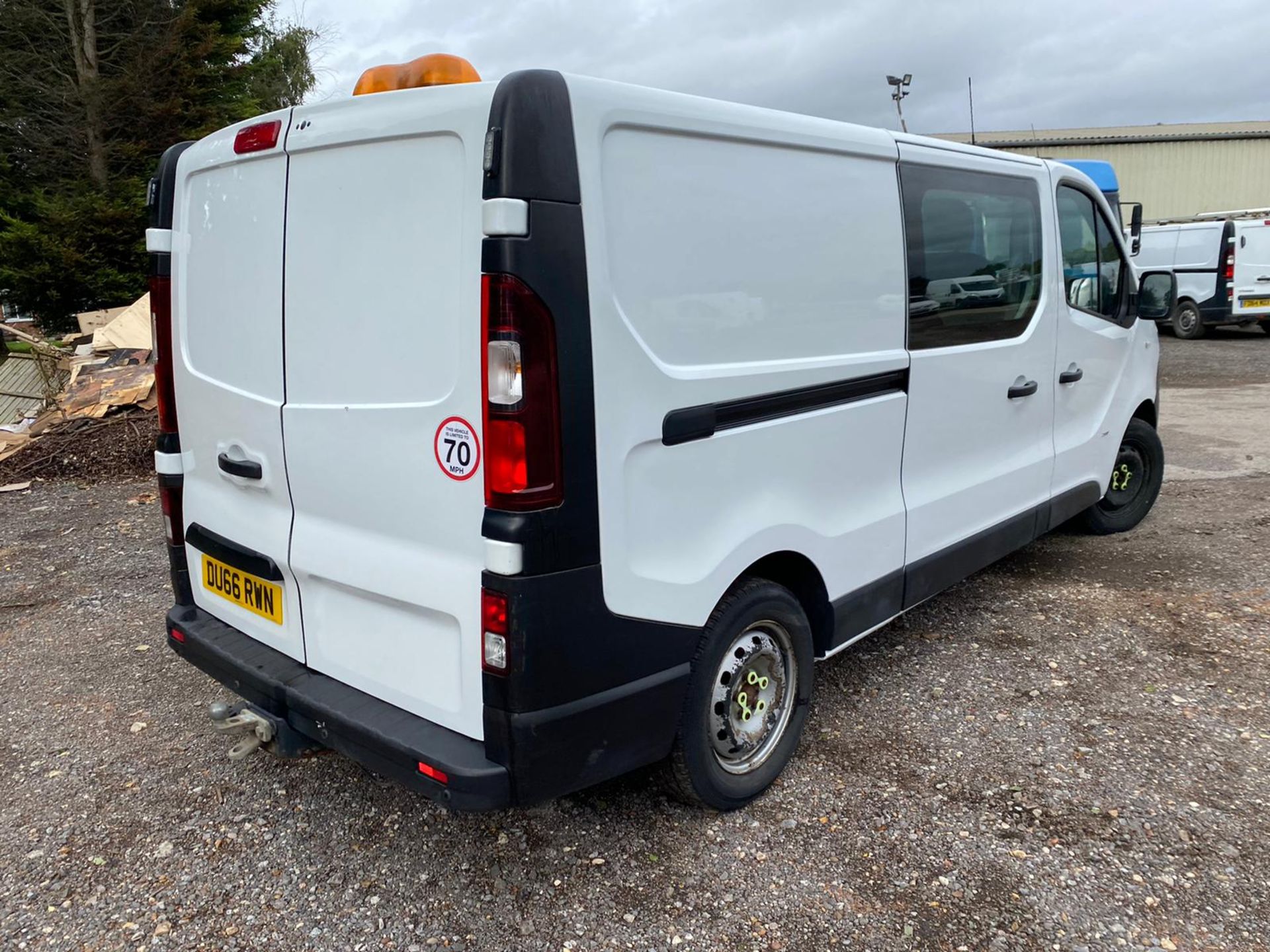 2016/66 VAUXHALL VIVARO 2900 CDTI WHITE FACTORY CREW VAN, 88K MILES, 1.6 DIESEL *PLUS VAT* - Image 5 of 12