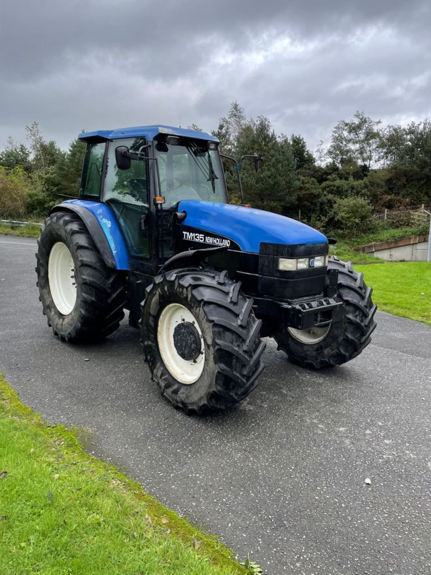 1997 NEW HOLLAND 8360 TRACTOR, APPROX 12000 HOURS, ENGINE GEARBOX AND HYDRAULICS WORKING PERFECTLY