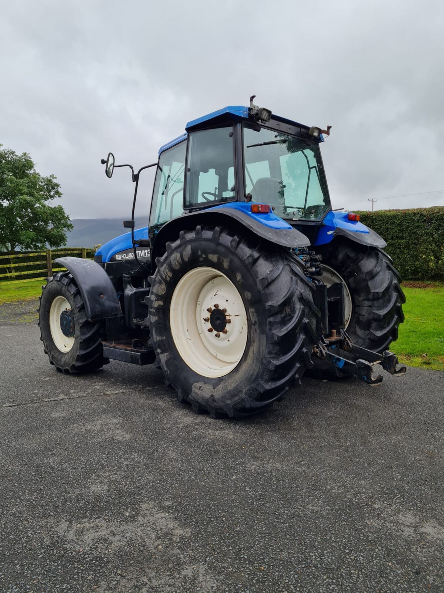 1997 NEW HOLLAND 8360 TRACTOR, APPROX 12000 HOURS, ENGINE GEARBOX AND HYDRAULICS WORKING PERFECTLY - Image 4 of 8