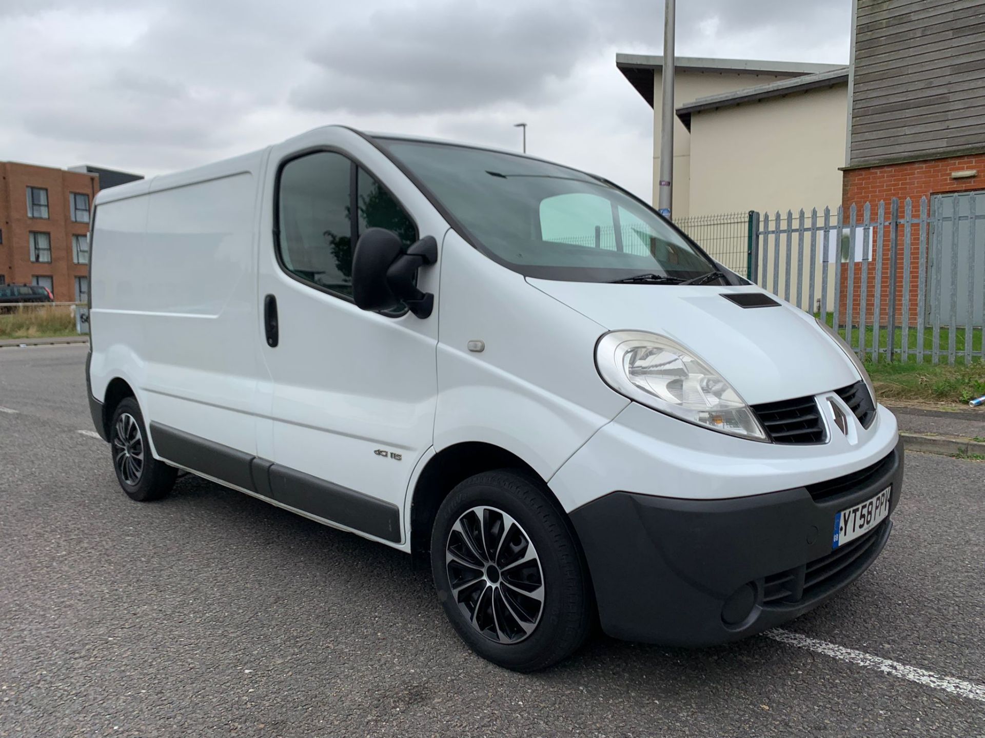 2008/58 REG RENAULT TRAFIC SL27+ DCI 115 2.0 DIESEL PANEL VAN, SHOWING 3 FORMER KEEPERS *NO VAT*