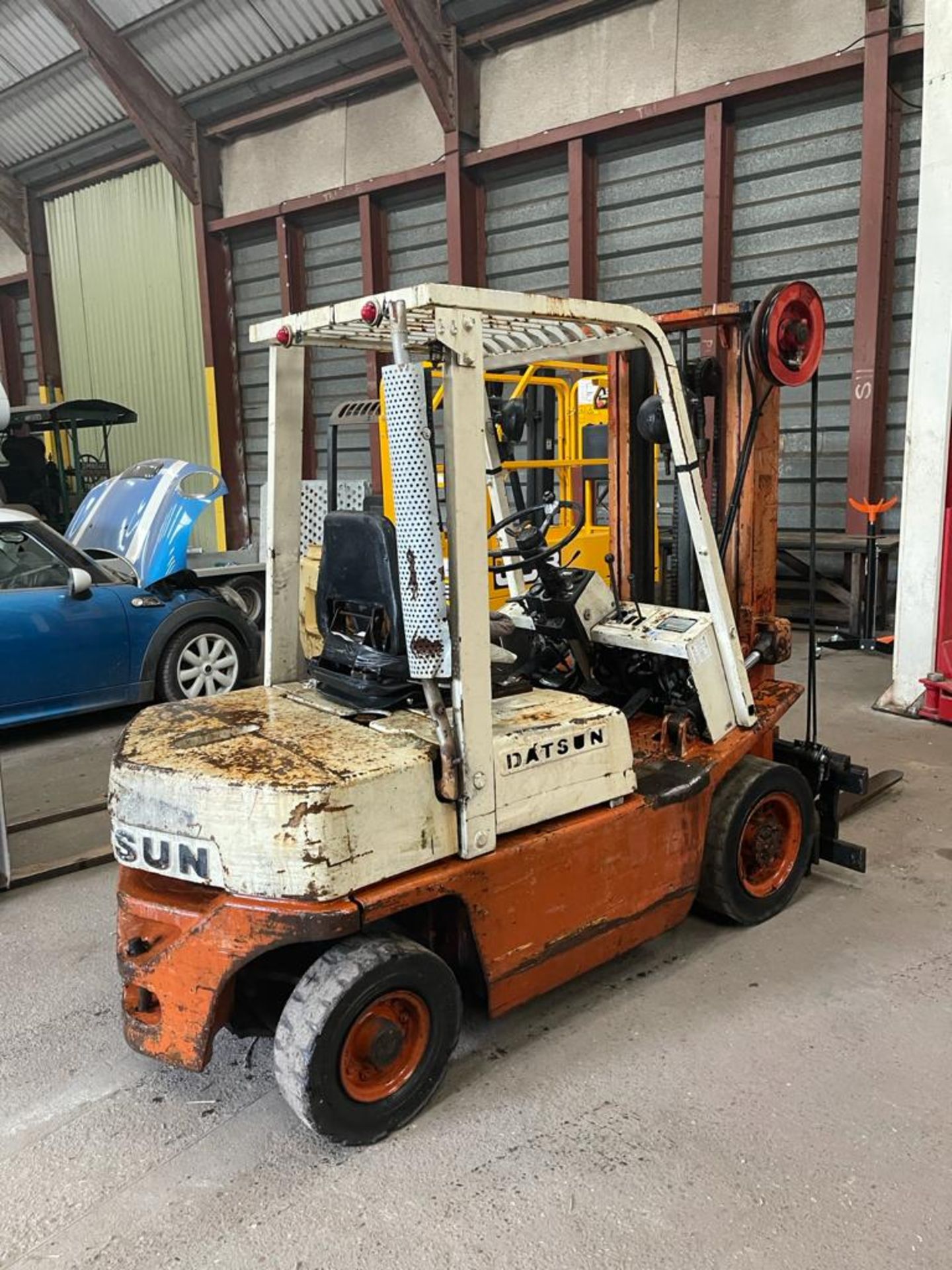 NISSAN QF02A DIESEL FORKLIFT, 2 TON LIFT TO 3.3M, SIDE SHIFT, WEIGHT 3.380KG *PLUS VAT* - Image 3 of 10