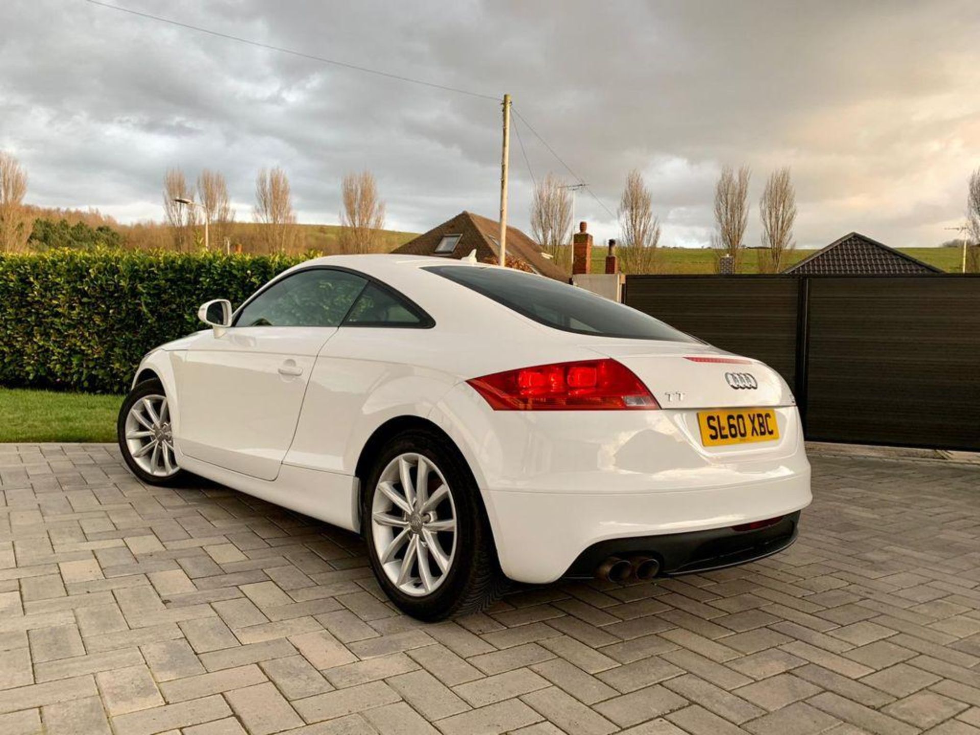 2010/60 AUDI TT SPORT TDI QUATTRO WHITE COUPE, 2.0 DIESEL ENGINE, 81,376 MILES *NO VAT* - Image 12 of 24