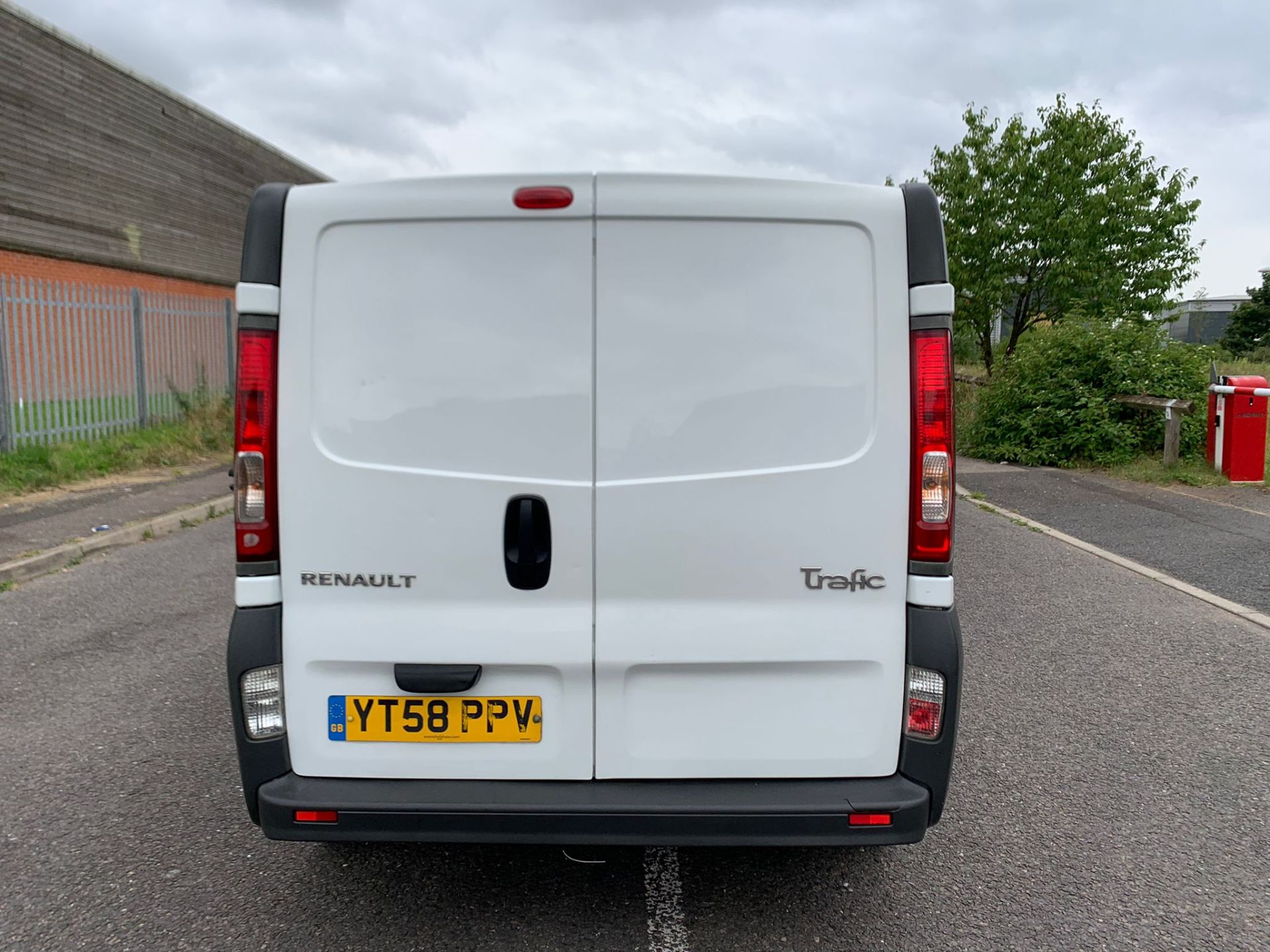 2008/58 REG RENAULT TRAFIC SL27+ DCI 115 2.0 DIESEL PANEL VAN, SHOWING 3 FORMER KEEPERS *NO VAT* - Image 6 of 16