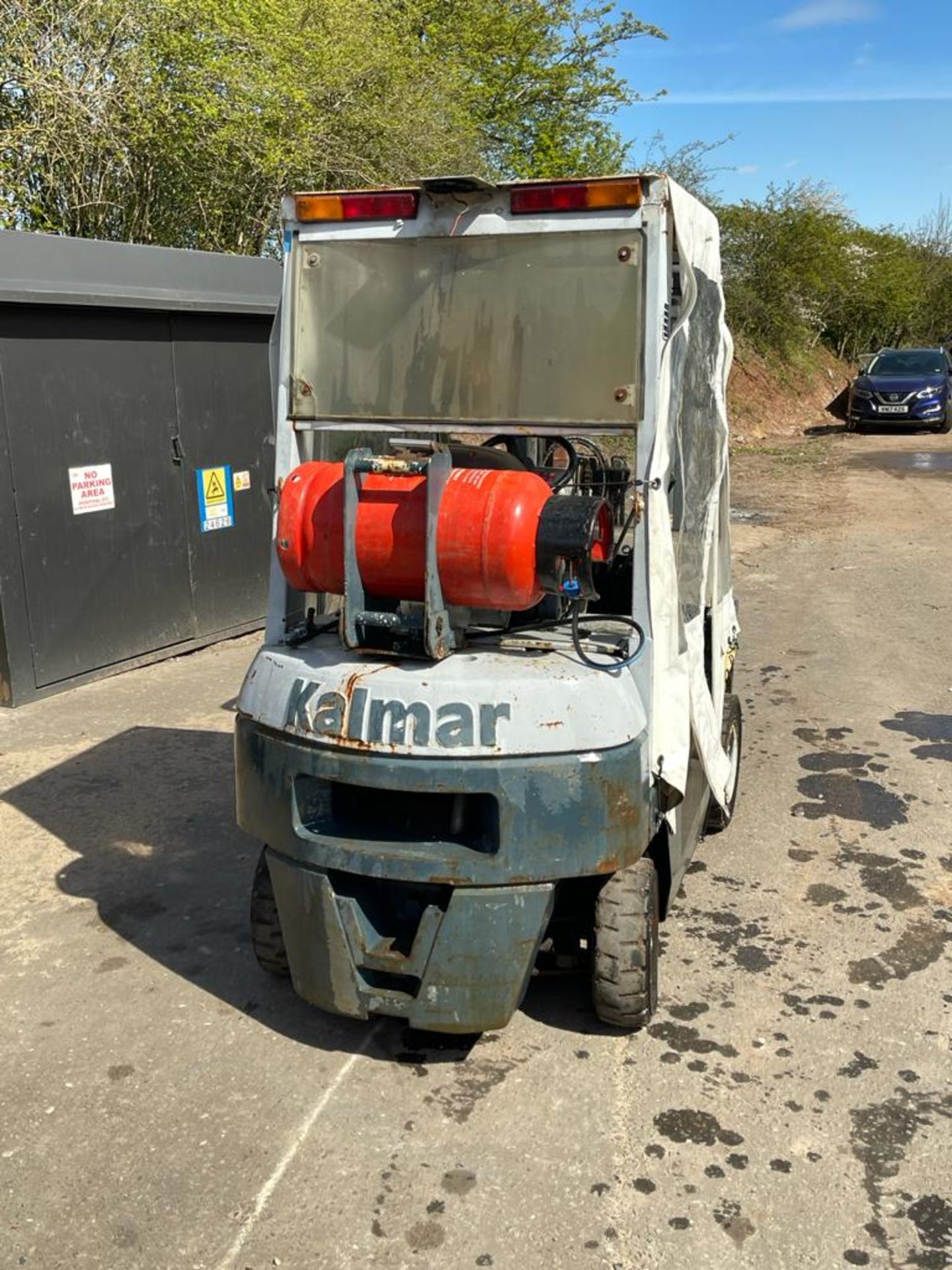 KALMAR 1.6T GAS CONTAINER SPEC FORKLIFT, STARTS DRIVES AND LIFTS TO 3.3M *PLUS VAT* - Image 15 of 17