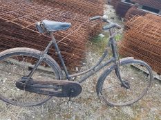 ANTIQUE WAR TIME RALEIGH BIKE, GENUINE BARN FIND *NO VAT*