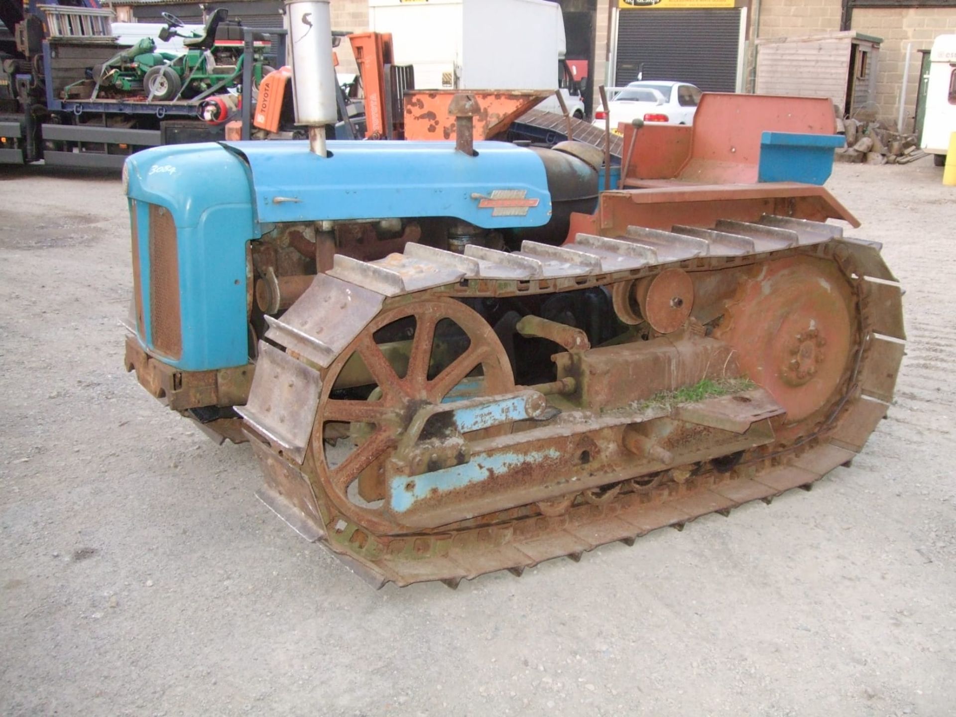FORDSON COUNTY CRAWLER, FORDSON MAJOR DIESEL TRACTOR WITH THE COUNTY CRAWLER CONVERSION - Image 2 of 5