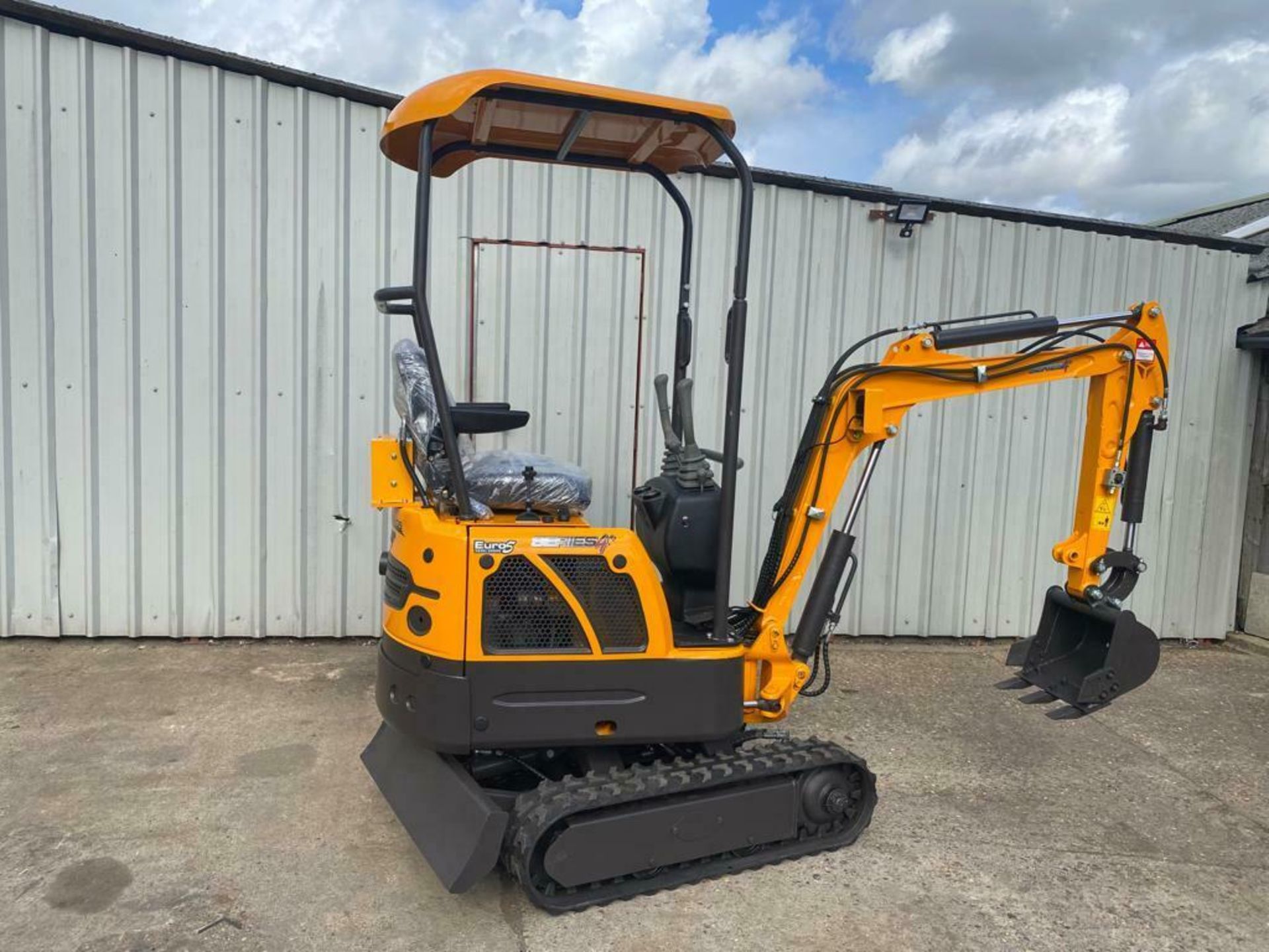 MINI EXCAVATOR RHINOCEROS XN08 SERIES 4+, SWING BOOM, BRAND NEW, YEAR 2021, LATEST MODEL, CE MARKED - Image 5 of 10