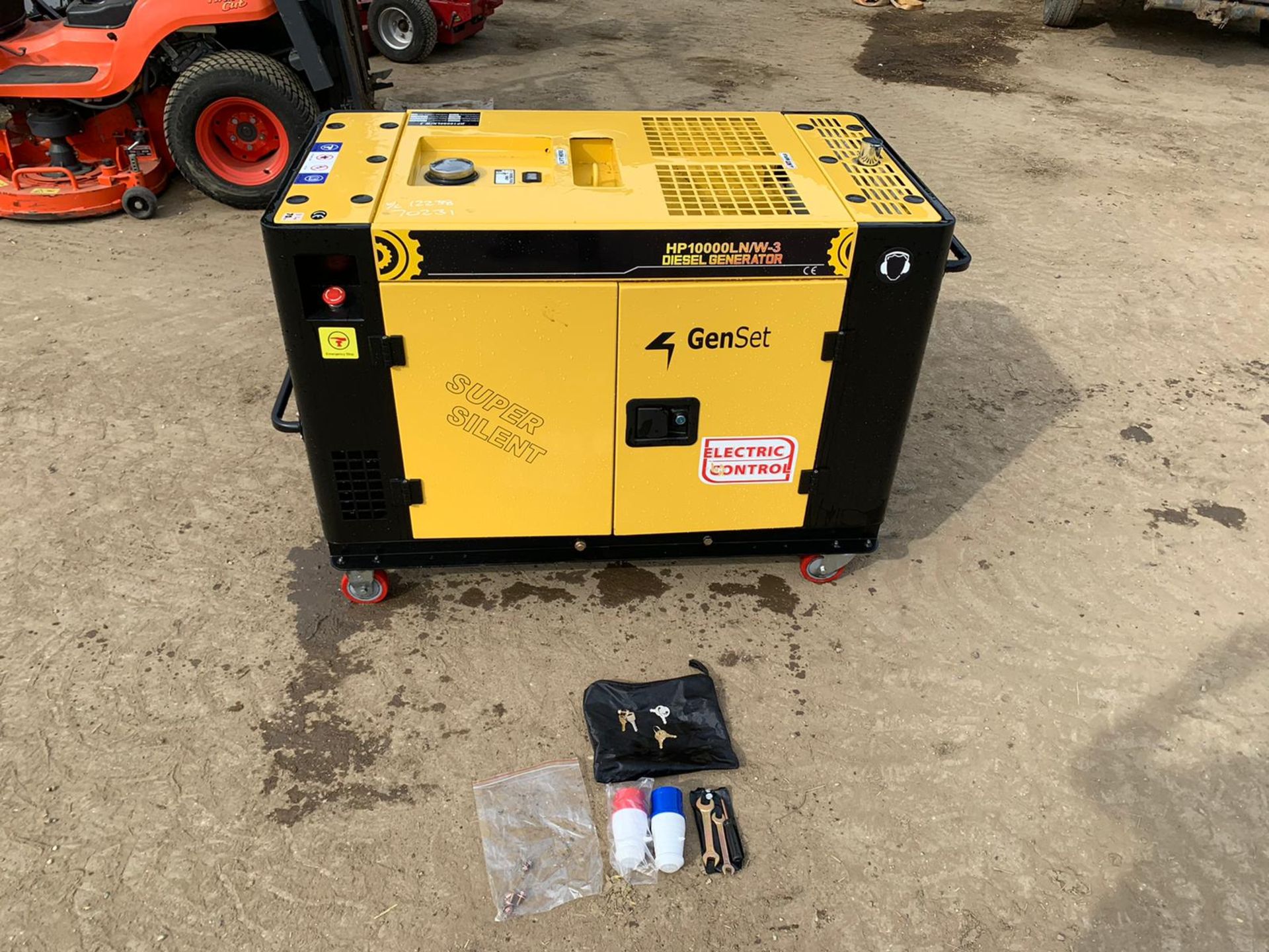 NEW AND UNUSED GENSET 12KvA HP10000N/W-3 DIESEL GENERATOR WELDER, 220 OR 380 VOLTS *PLUS VAT* - Image 2 of 13