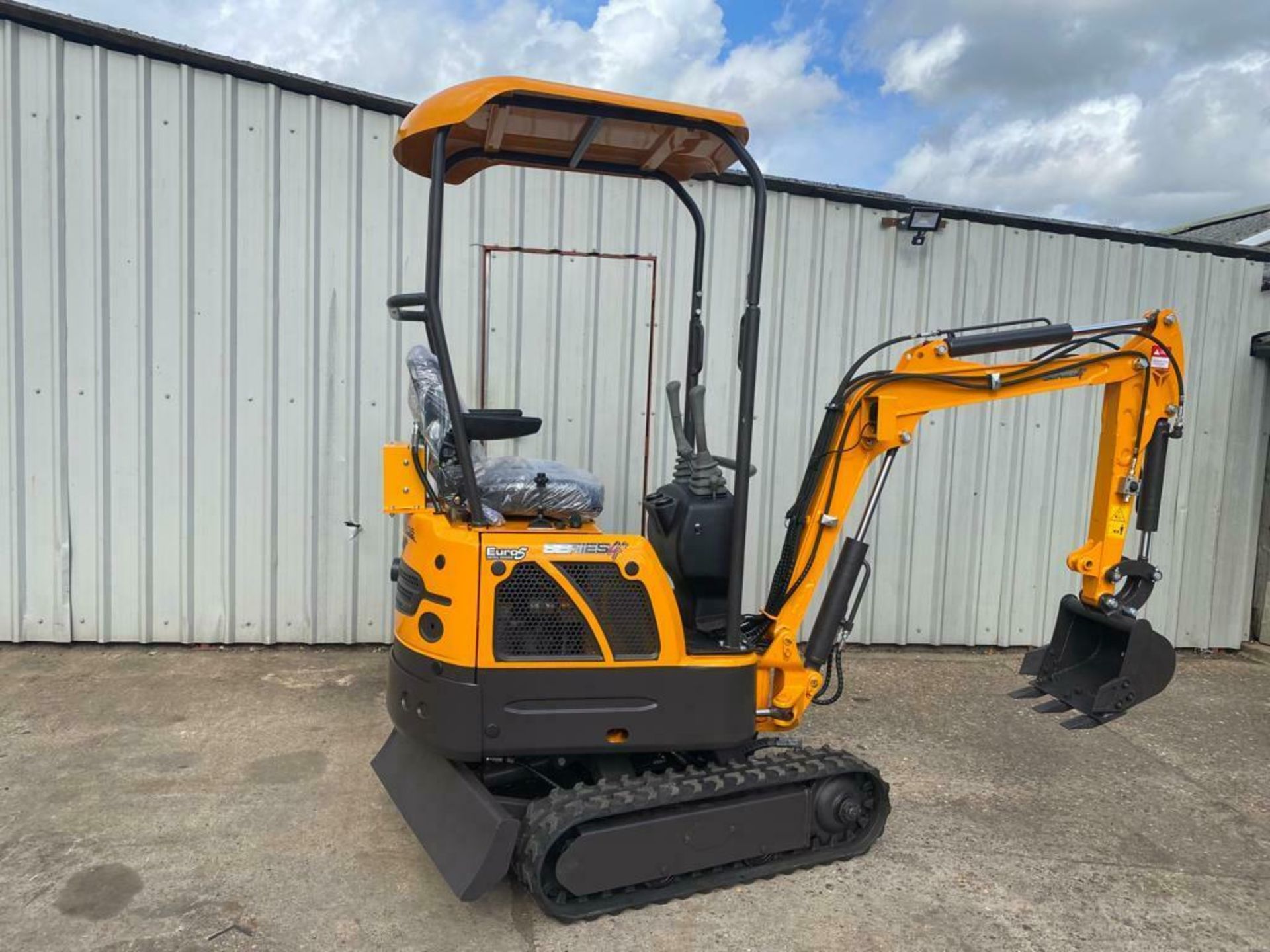 MINI EXCAVATOR RHINOCEROS XN08 SERIES 4+, SWING BOOM, BRAND NEW, YEAR 2021, LATEST MODEL, CE MARKED - Image 7 of 10