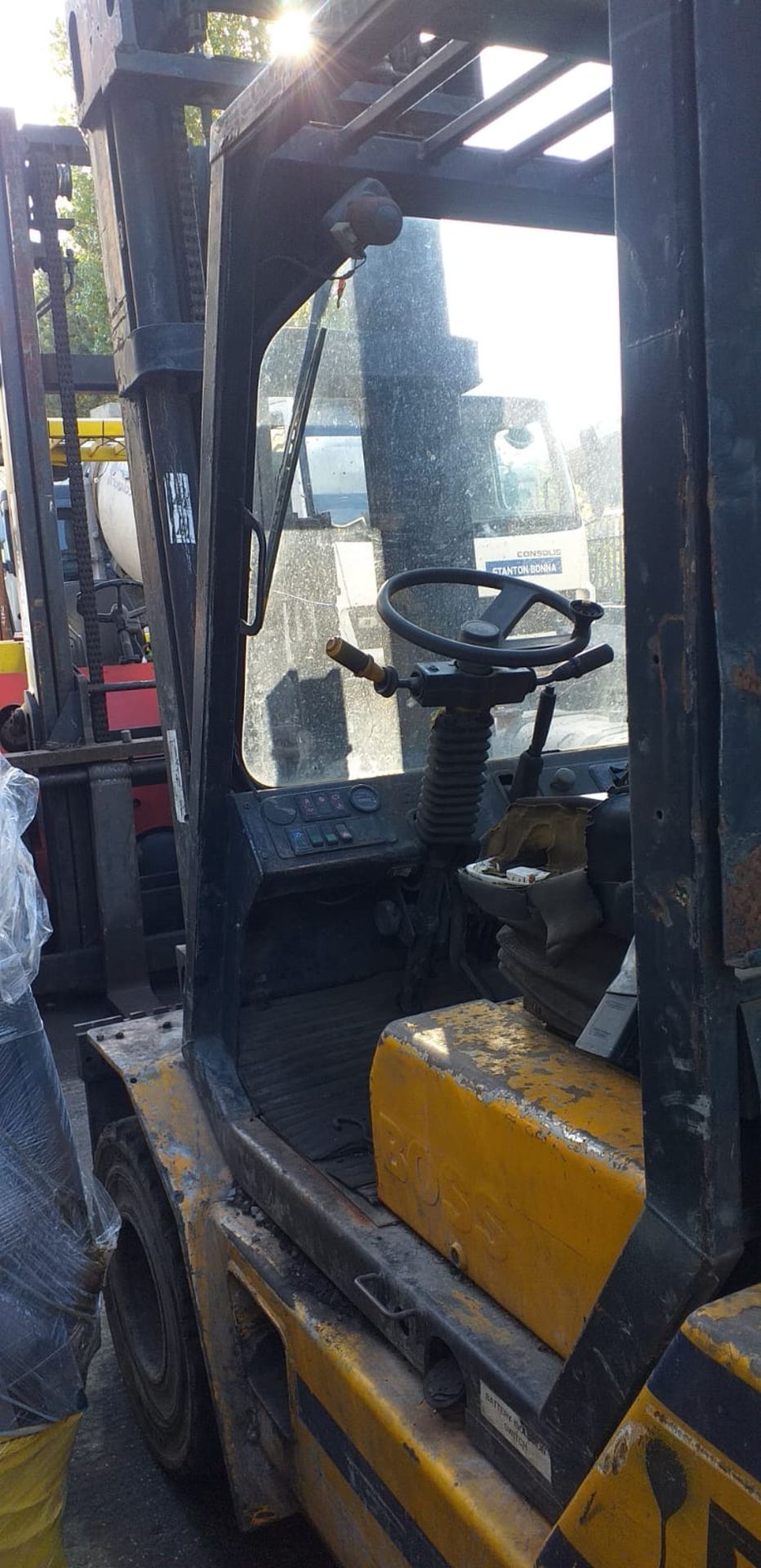 1996 BOSS RH30 3 TON GAS FORKLIFT *NO VAT* - Image 2 of 8