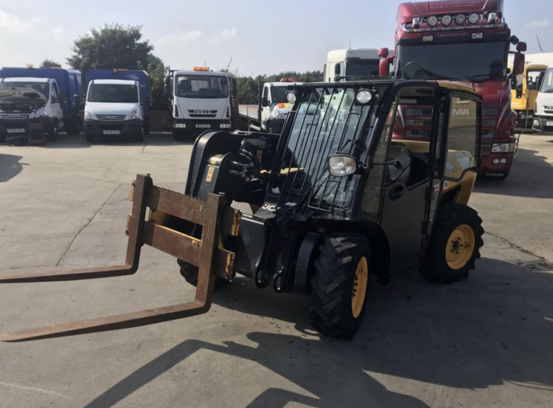 2014 JCB 515-40 TELEHANDLER FORKLIFT 4x4 4 WHEEL STEERING WITH FRONT BUCKET AND FORKS *PLUS VAT* - Image 6 of 17