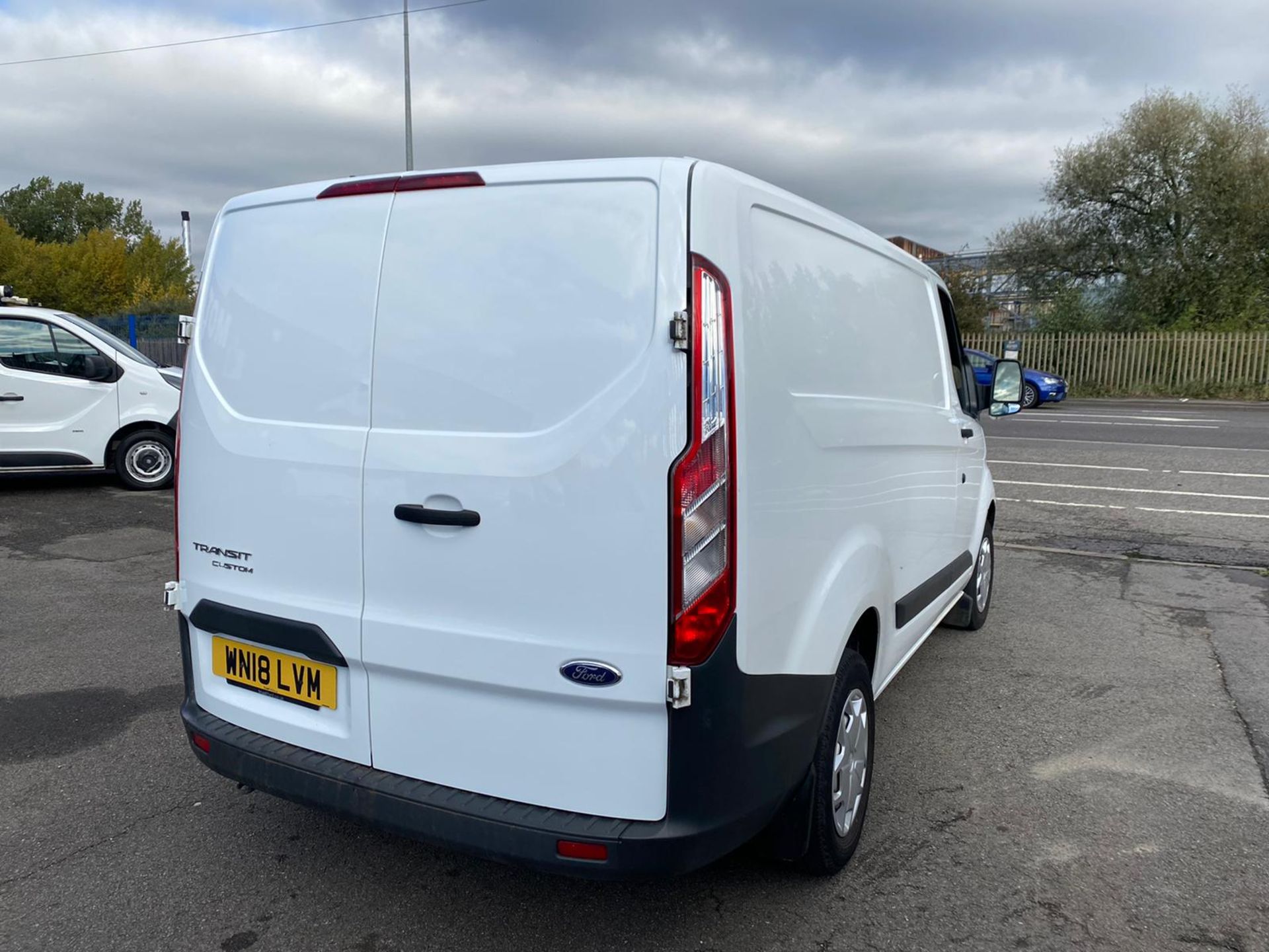 2018 FORD TRANSIT CUSTOM 290 WHITE PANEL VAN, 109K MILES, 2.0 DIESEL ENGINE *PLUS VAT* - Image 6 of 12