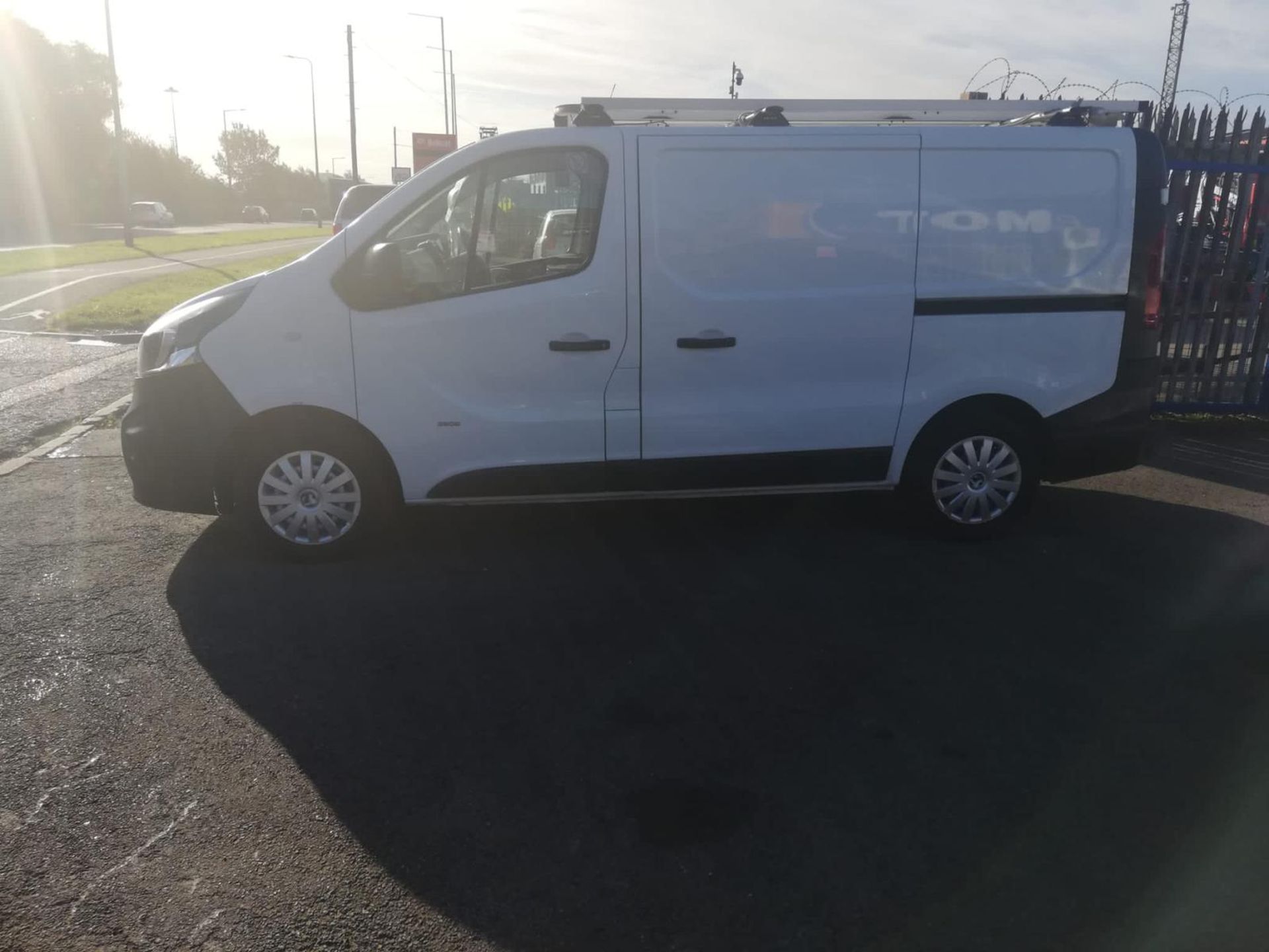 2014/64 VAUXHALL VIVARO 2900 CDTI ECOFLEX WHITE PANEL VAN, 1.6 DIESEL, 107K MILES W/ FSH *PLIS VAT* - Image 3 of 9