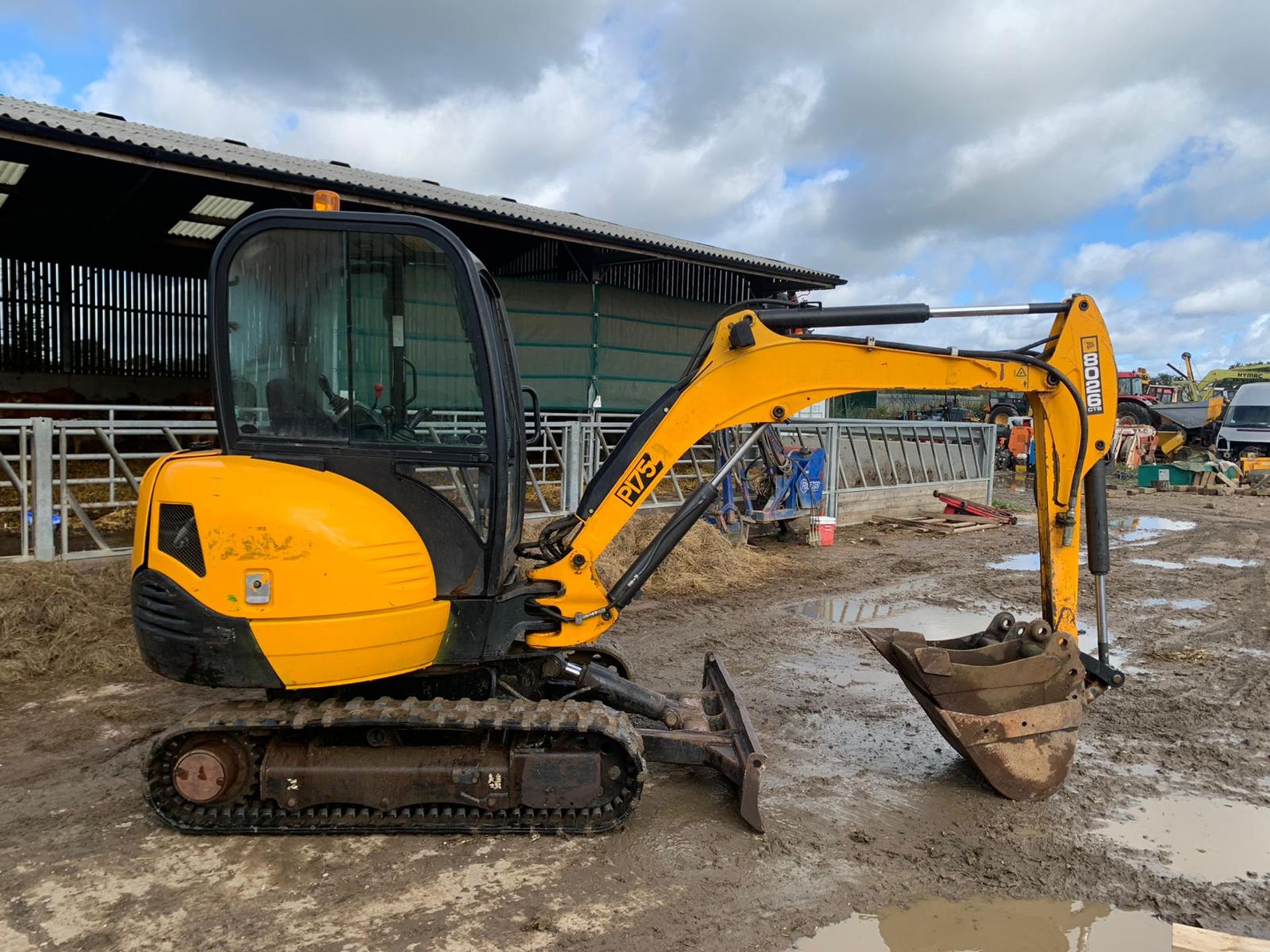 2013 JCB 8026 2.6 TON DIGGER, RUNS DRIVES AND DIGS, SHOWING A LOW AND GENUINE 3379 HOURS *PLUS VAT*