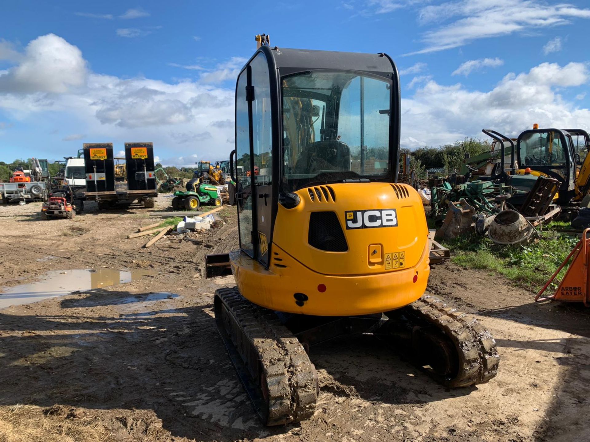 2013 JCB 8026 2.6 TON DIGGER, RUNS DRIVES AND DIGS, SHOWING A LOW AND GENUINE 3379 HOURS *PLUS VAT* - Image 7 of 49