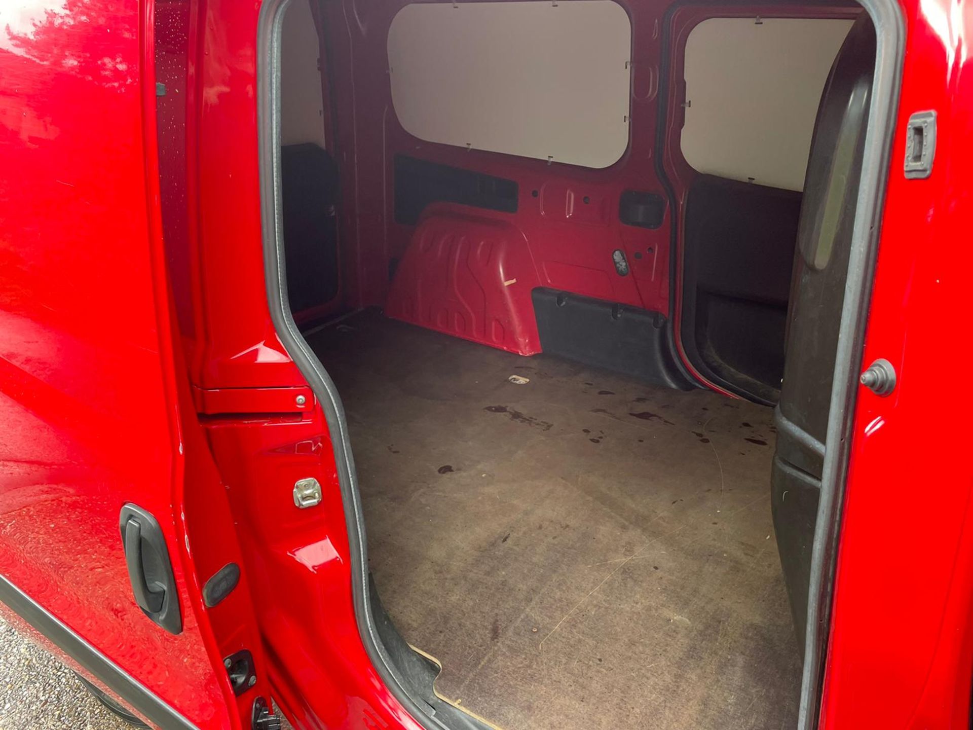 2013 FIAT DOBLO 16V XL MULTIJET LWB RED PANEL VAN, 64,638 MILES, 1.6 DIESEL, REVERSING SENSORS - Image 14 of 22