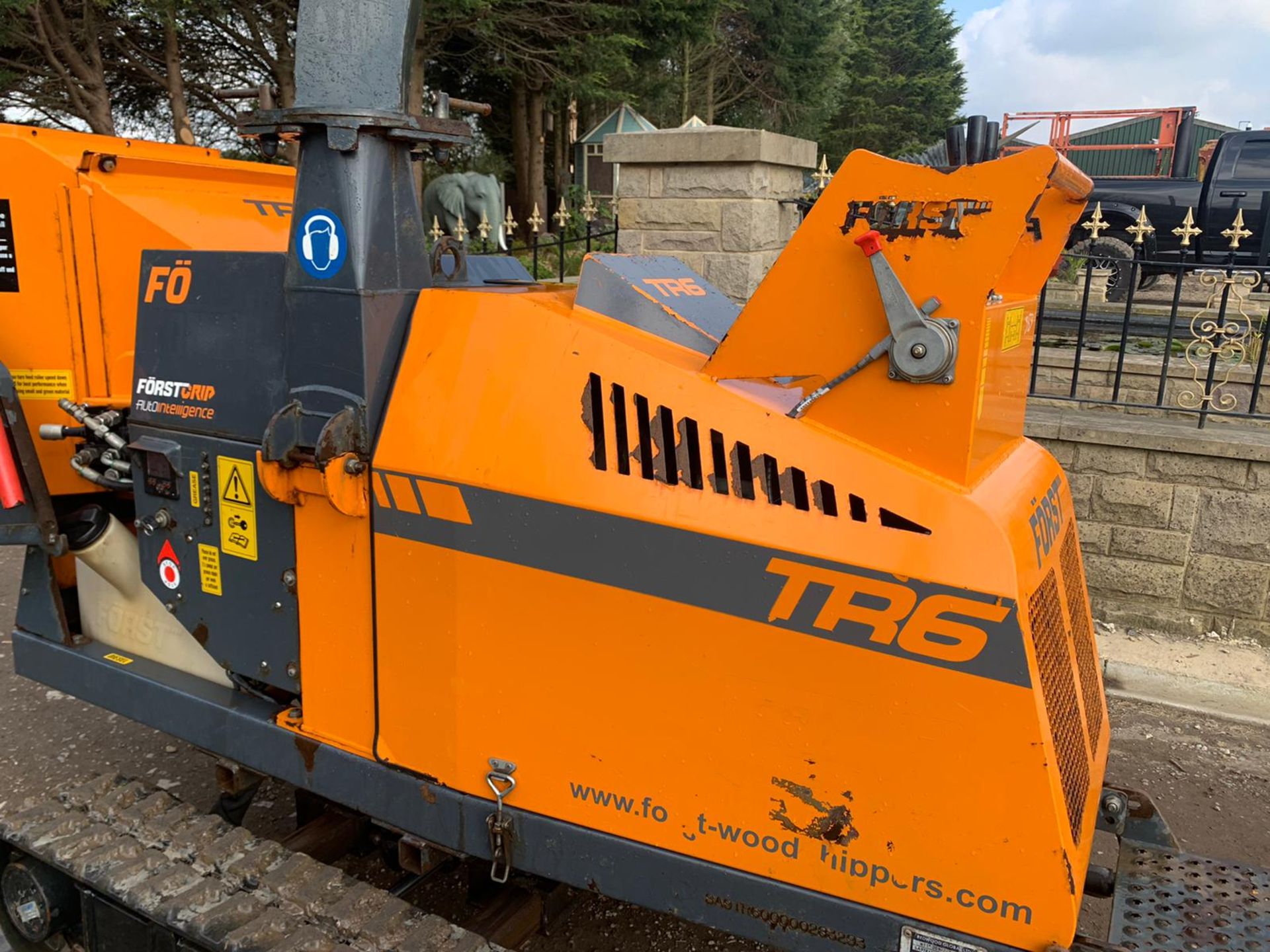 2016 FORST DIESEL TRACKED WOOD CHIPPER, RUNS DRIVES AND WORKS WELL, 771 HOURS *PLUS VAT* - Image 5 of 14