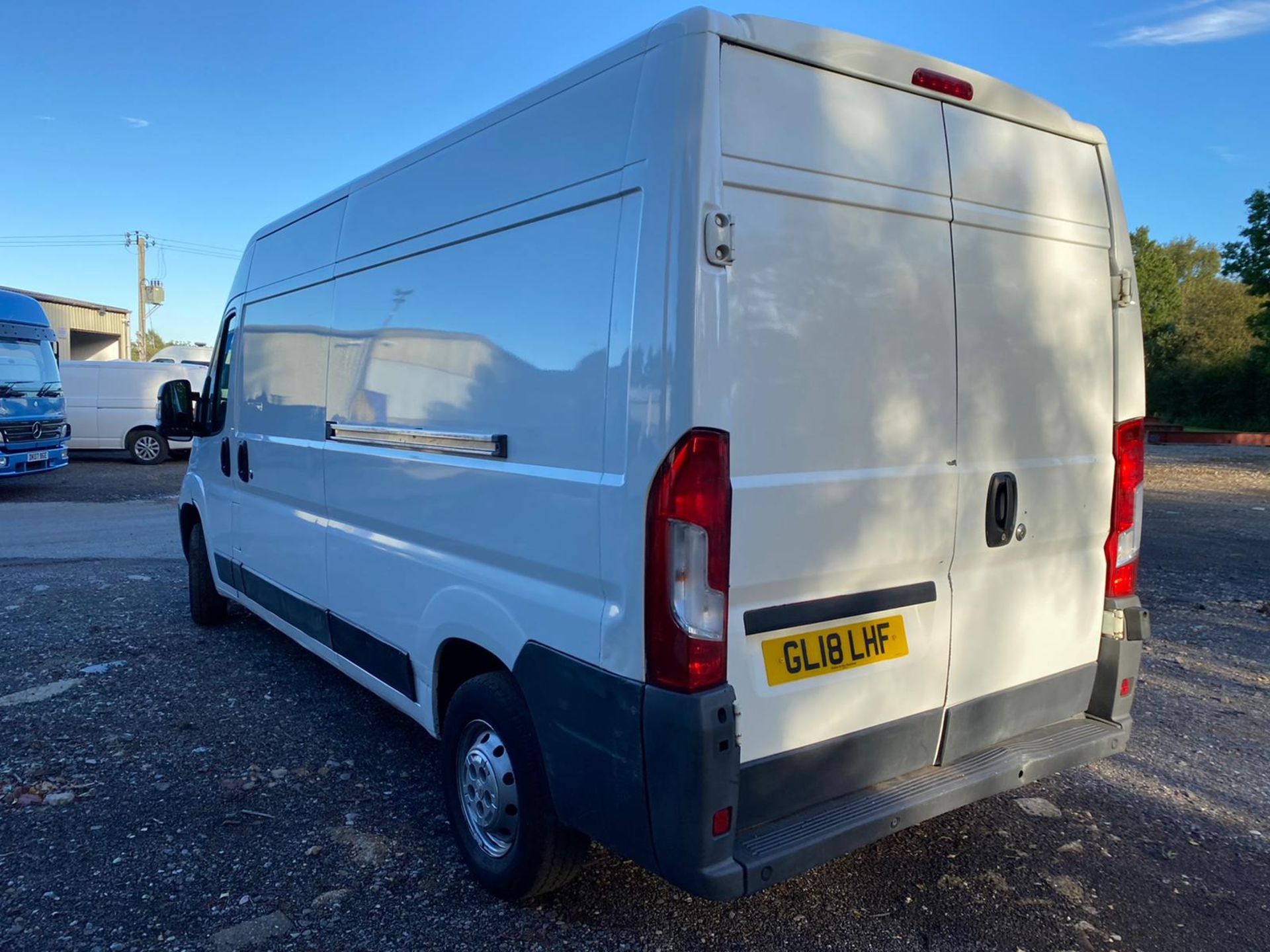 2018 PEUGEOT BOXER 335 PRO L3H2 BLUE HDI WHITE PANEL VAN, 100K MILES, 2.0 DIESEL *NO VAT* - Image 4 of 9