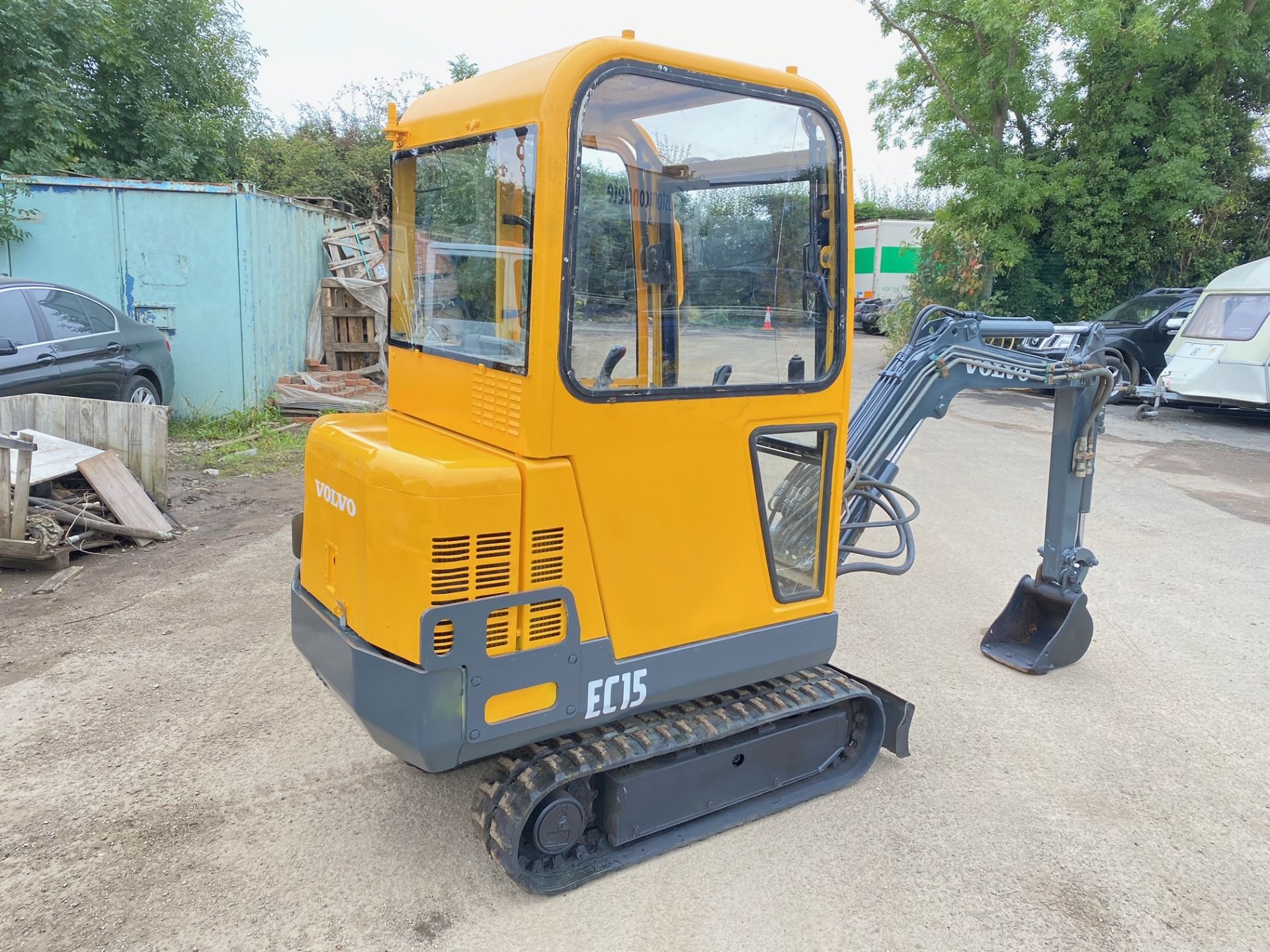 VOLVO 271 1.5 TON MINI DIGGER, FULL CAB, MITSUBISHI 3 CYLINDER DIESEL ENGINE, 1700 HOURS *PLUS VAT* - Image 3 of 10