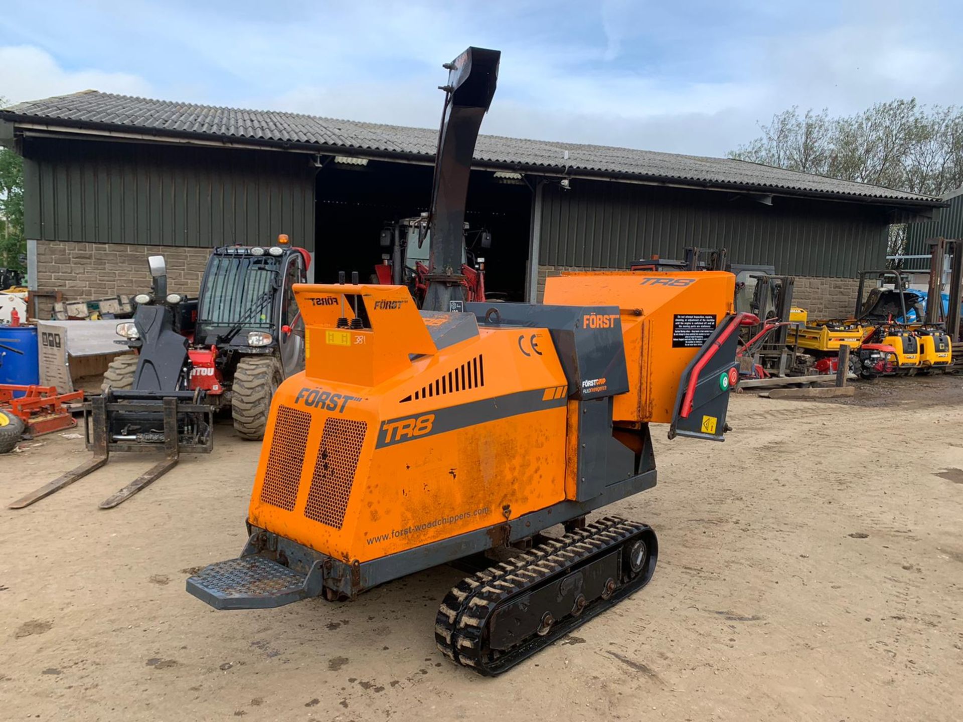 2016 FORST TR8 DIESEL TRACKED WOOD CHIPPER, RUNS DRIVES AND DIGS, SHOWING A LOW 675 HOURS *PLUS VAT*