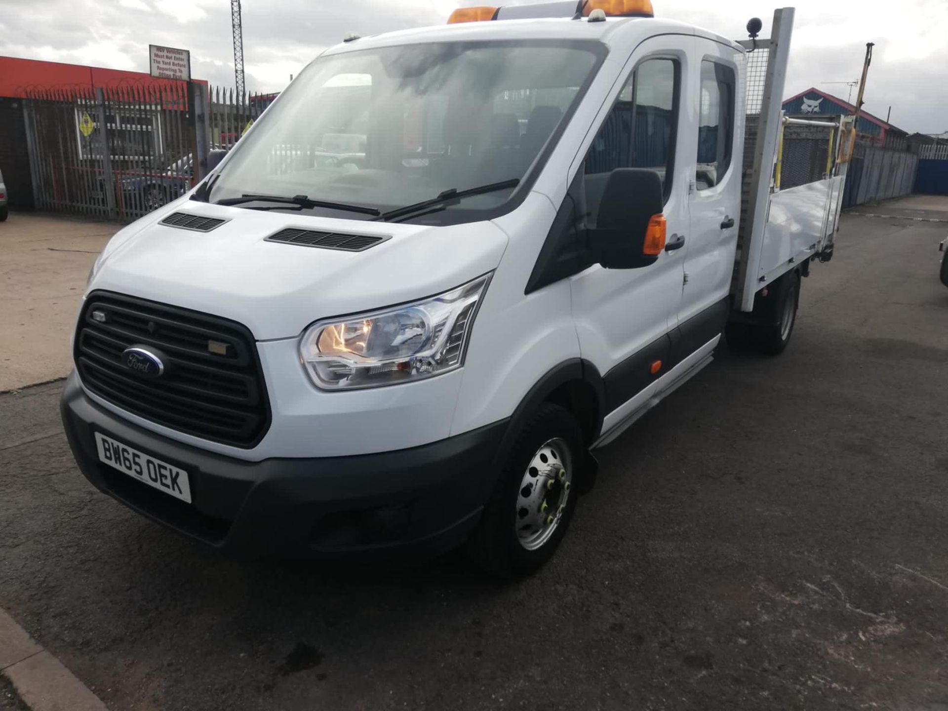 2015/65 FORD TRANSIT 350 DROPSIDE TAIL LIFT, 54K MILES WITH 4 SERVICE HISTORY STAMPS *PLUS VAT* - Image 3 of 10