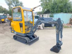 VOLVO 271 1.5 TON MINI DIGGER, FULL CAB, MITSUBISHI 3 CYLINDER DIESEL ENGINE, 1700 HOURS *PLUS VAT*