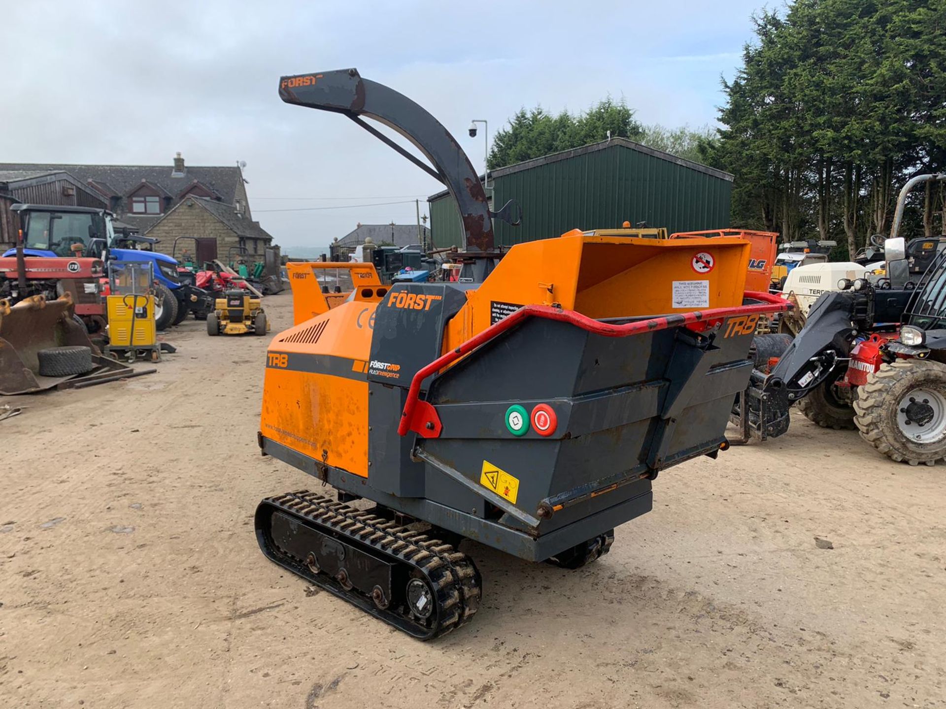 2016 FORST TR8 DIESEL TRACKED WOOD CHIPPER, RUNS DRIVES AND DIGS, SHOWING A LOW 675 HOURS *PLUS VAT* - Image 3 of 8