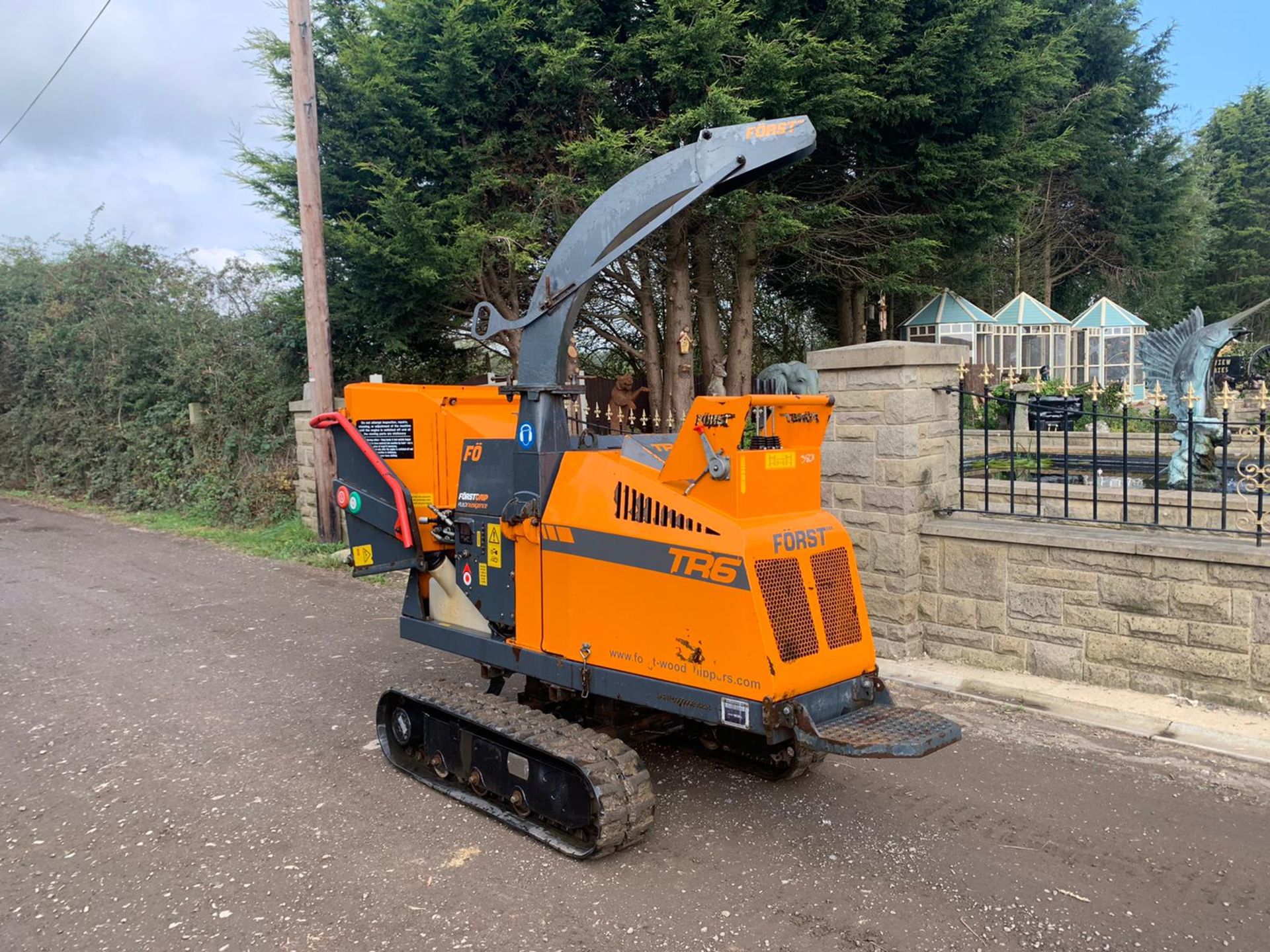 2016 FORST DIESEL TRACKED WOOD CHIPPER, RUNS DRIVES AND WORKS WELL, 771 HOURS *PLUS VAT* - Image 2 of 14