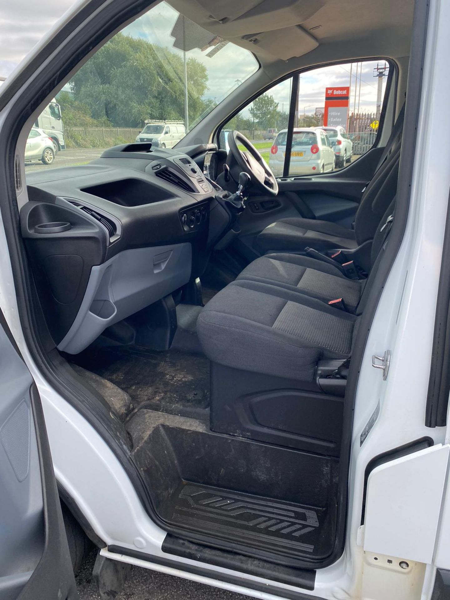 2018 FORD TRANSIT CUSTOM 290 WHITE PANEL VAN, 109K MILES, 2.0 DIESEL ENGINE *PLUS VAT* - Image 9 of 12