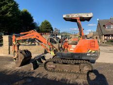 MITSUBISHI HM30SG-2 3 TON DIGGER, RUSN DRIVES AND DIGS WELL, SHOWING A LOW AND GENUINE 2955 HOURS