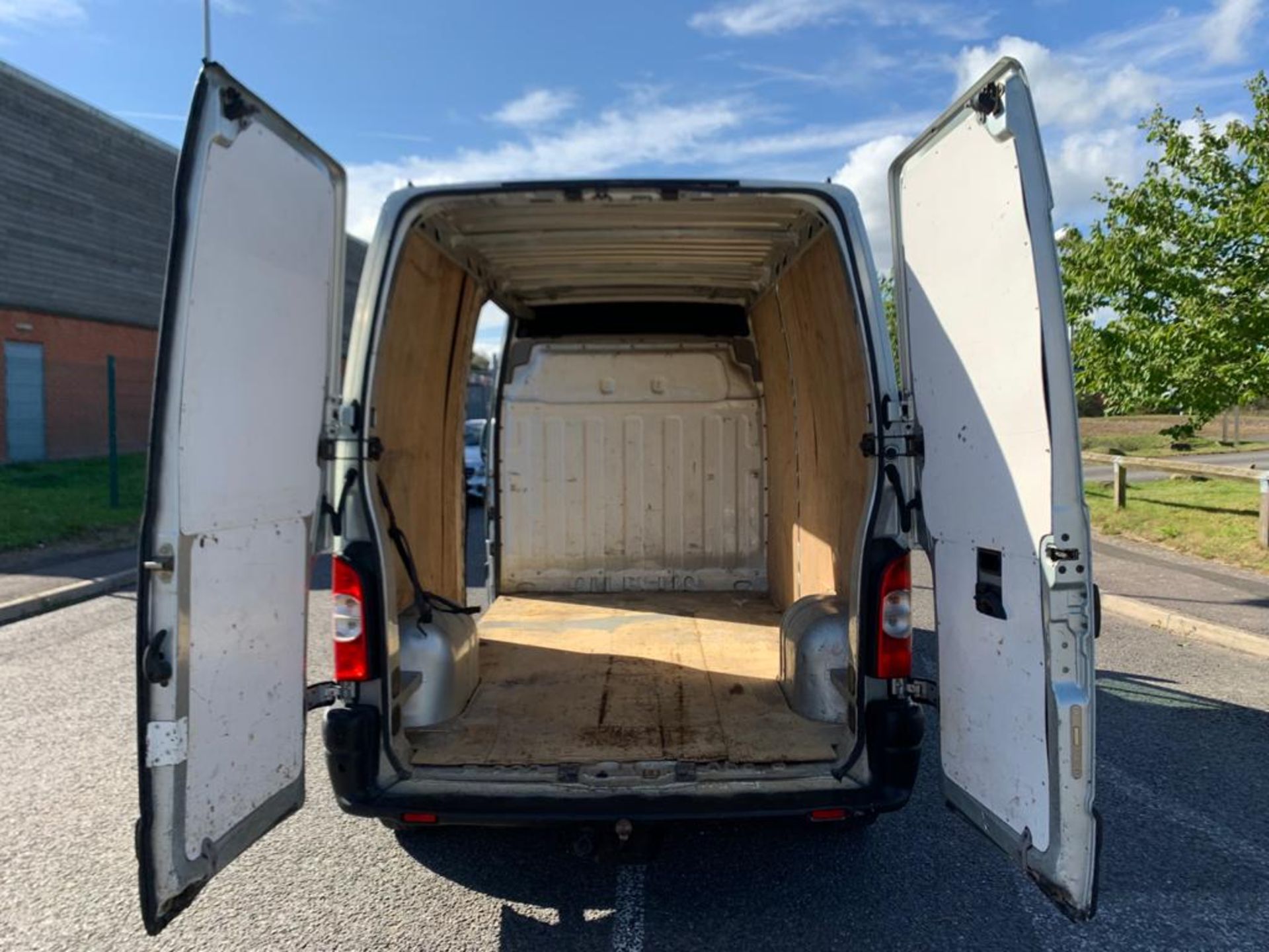 2004 RENAULT MASTER MM33 DCI 120 MWB GREY PANEL VAN, 162,270 MILES, 2.5 DIESEL *NO VAT* - Image 5 of 13