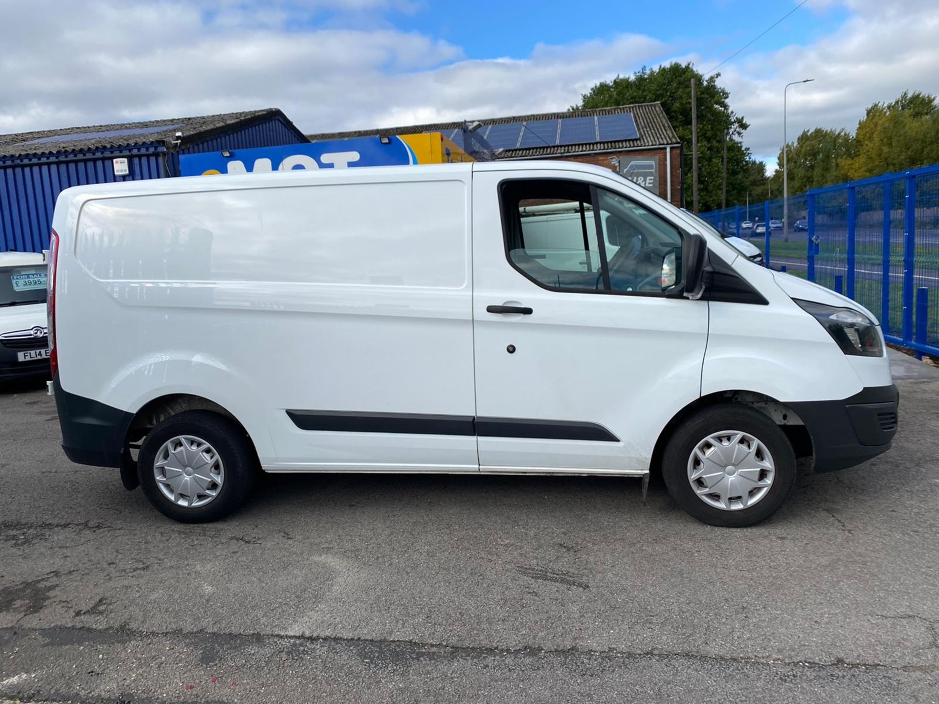 2018 FORD TRANSIT CUSTOM 290 WHITE PANEL VAN, 109K MILES, 2.0 DIESEL ENGINE *PLUS VAT* - Image 7 of 12