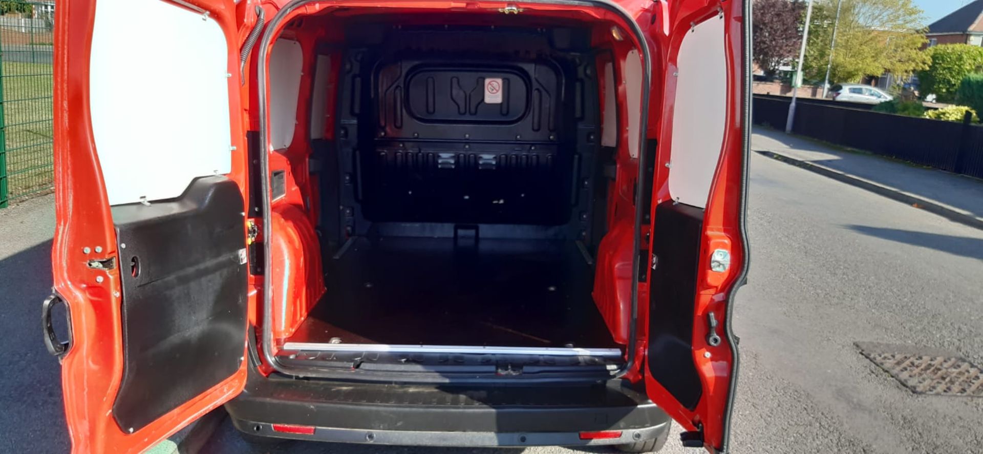 2014 FIAT DOBLO 16V MULTIJET RED PANEL VAN, 84K MILES, 1.2 DIESEL ENGINE *PLUS VAT* - Image 8 of 11