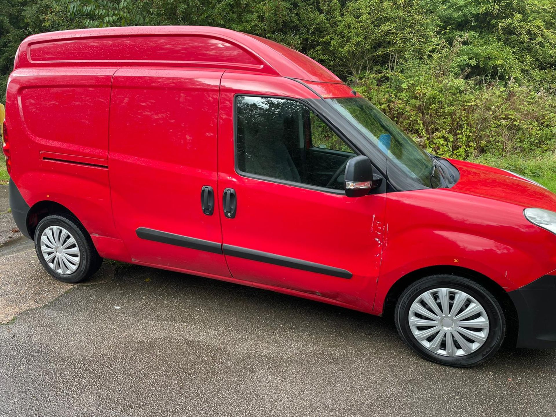 2013 FIAT DOBLO 16V XL MULTIJET LWB RED PANEL VAN, 64,638 MILES, 1.6 DIESEL, REVERSING SENSORS - Image 9 of 22